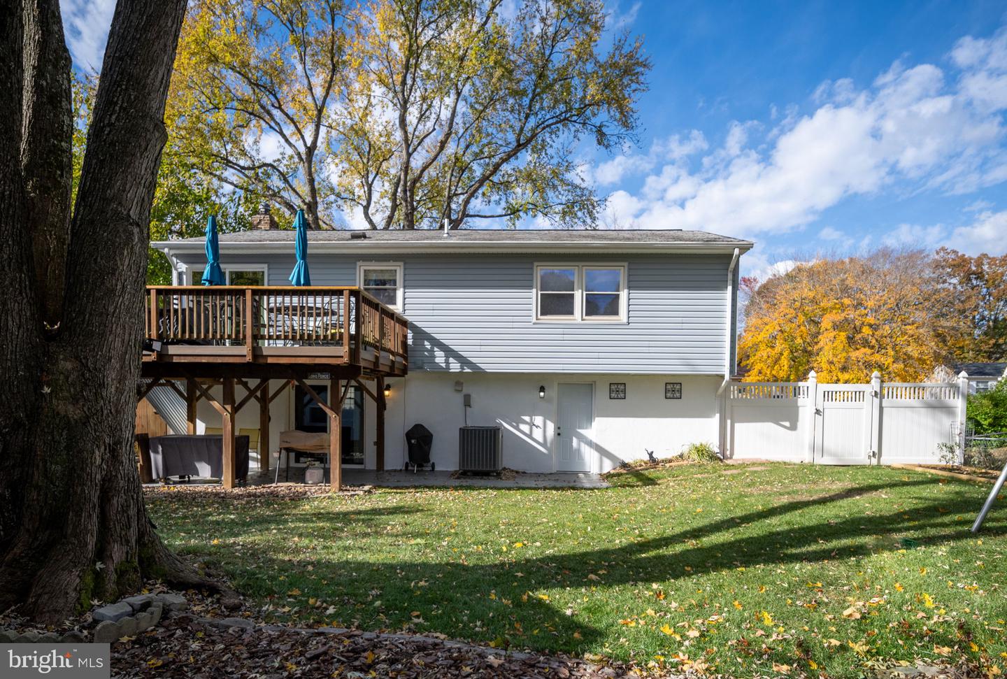 13707 MAPLEDALE AVE, WOODBRIDGE, Virginia 22193, 4 Bedrooms Bedrooms, ,2 BathroomsBathrooms,Residential,For sale,13707 MAPLEDALE AVE,VAPW2107268 MLS # VAPW2107268