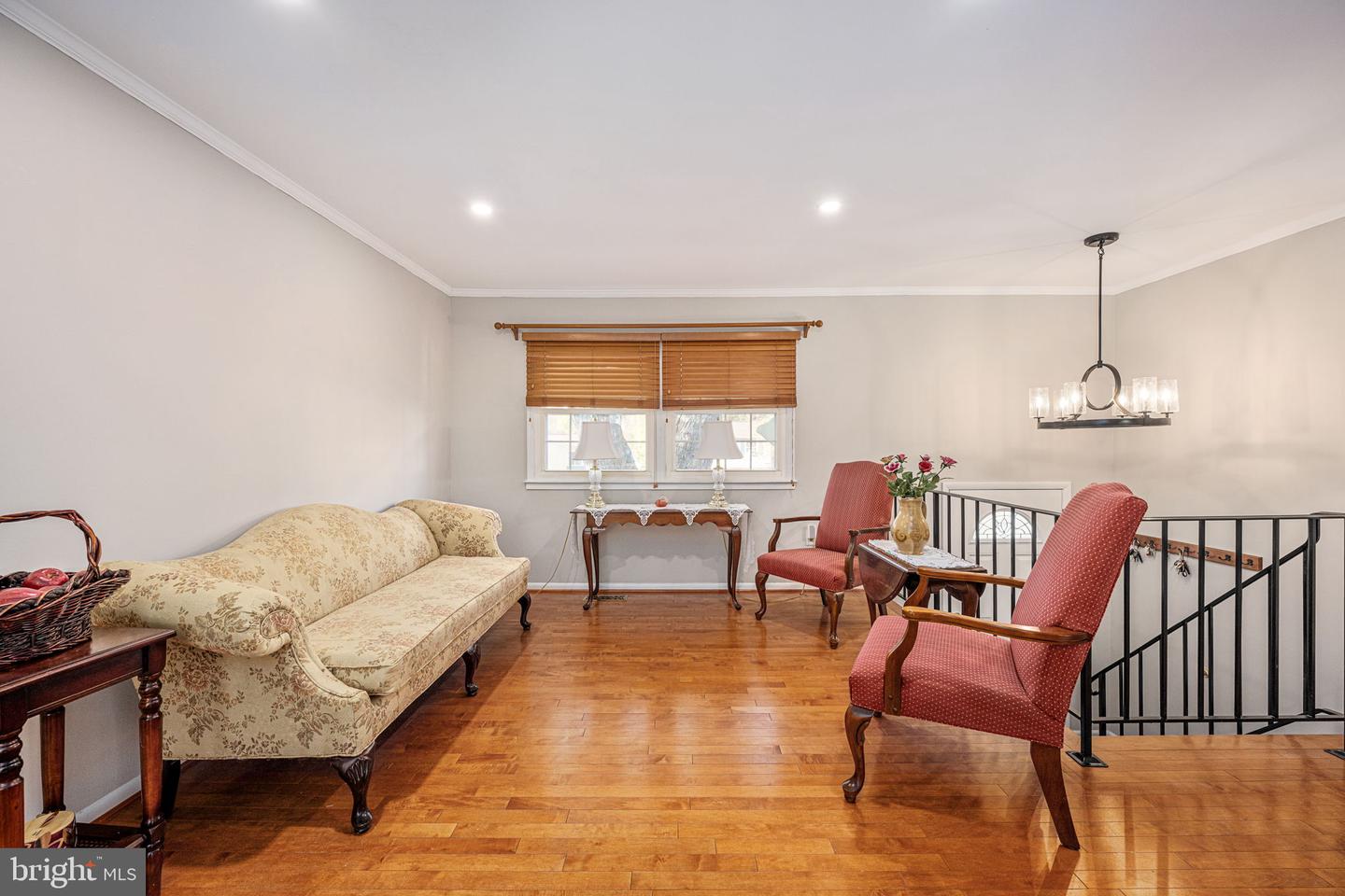 13707 MAPLEDALE AVE, WOODBRIDGE, Virginia 22193, 4 Bedrooms Bedrooms, ,2 BathroomsBathrooms,Residential,For sale,13707 MAPLEDALE AVE,VAPW2107268 MLS # VAPW2107268