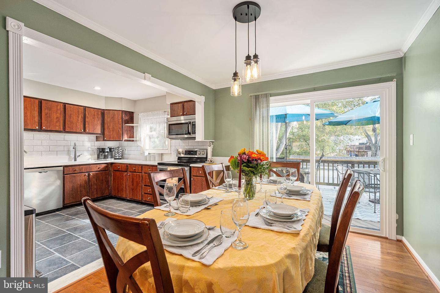 13707 MAPLEDALE AVE, WOODBRIDGE, Virginia 22193, 4 Bedrooms Bedrooms, ,2 BathroomsBathrooms,Residential,For sale,13707 MAPLEDALE AVE,VAPW2107268 MLS # VAPW2107268