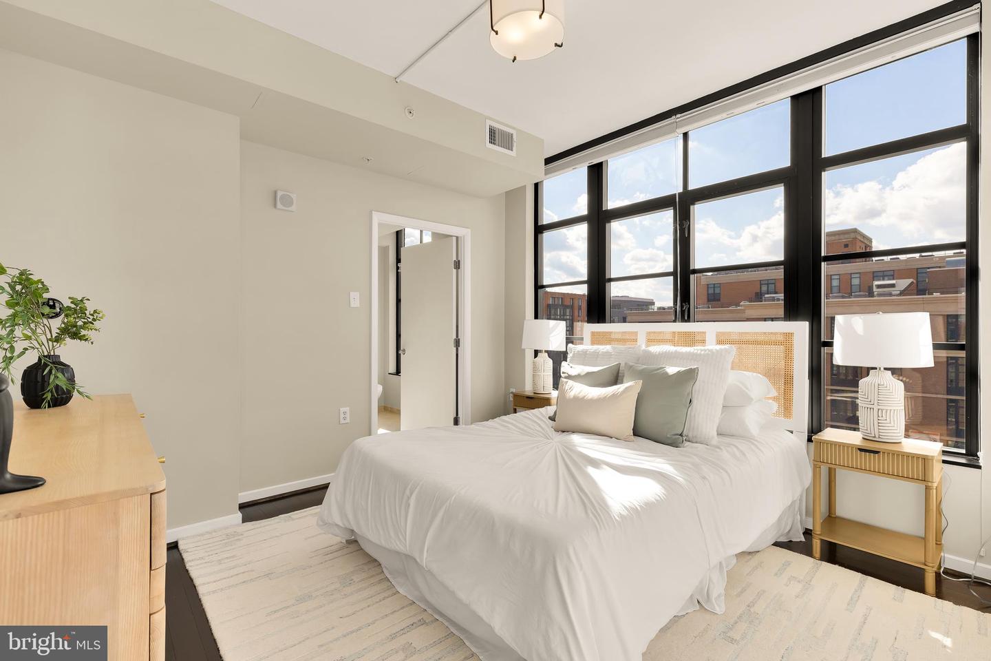 437 NEW YORK AVE NW #1001, WASHINGTON, District Of Columbia 20001, 1 Bedroom Bedrooms, ,1 BathroomBathrooms,Residential,For sale,437 NEW YORK AVE NW #1001,DCDC2230468 MLS # DCDC2230468 437 NEW YORK AVE NW #1001, WASHINGTON, District Of Columbia 20001, 1 Bedroom Bedrooms, ,1 BathroomBathrooms,Residential,For sale,437 NEW YORK AVE NW #1001,DCDC2230468 MLS # DCDC2230468