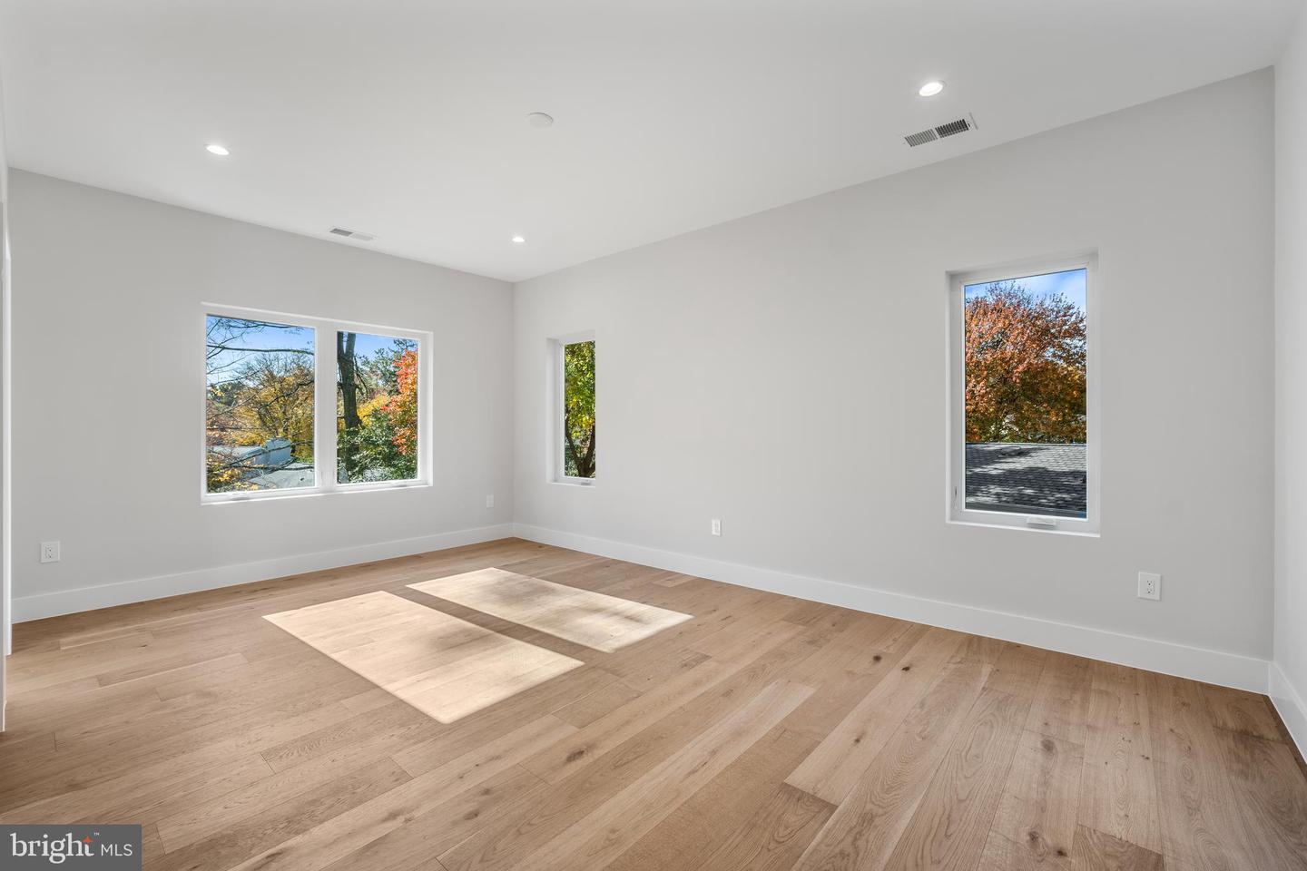 8023 LEWINSVILLE RD, MCLEAN, Virginia 22102, 6 Bedrooms Bedrooms, ,6 BathroomsBathrooms,Residential,For sale,8023 LEWINSVILLE RD,VAFX2277936 MLS # VAFX2277936 8023 LEWINSVILLE RD, MCLEAN, Virginia 22102, 6 Bedrooms Bedrooms, ,6 BathroomsBathrooms,Residential,For sale,8023 LEWINSVILLE RD,VAFX2277936 MLS # VAFX2277936