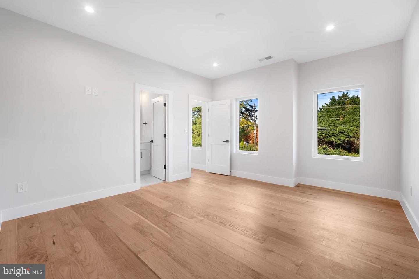 8023 LEWINSVILLE RD, MCLEAN, Virginia 22102, 6 Bedrooms Bedrooms, ,6 BathroomsBathrooms,Residential,For sale,8023 LEWINSVILLE RD,VAFX2277936 MLS # VAFX2277936 8023 LEWINSVILLE RD, MCLEAN, Virginia 22102, 6 Bedrooms Bedrooms, ,6 BathroomsBathrooms,Residential,For sale,8023 LEWINSVILLE RD,VAFX2277936 MLS # VAFX2277936