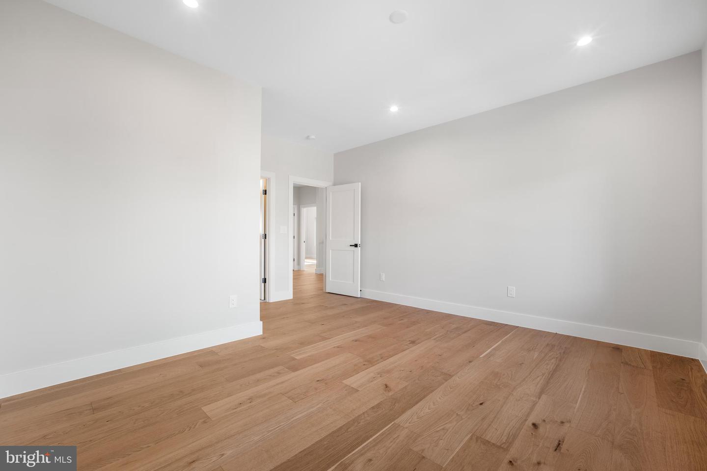 8023 LEWINSVILLE RD, MCLEAN, Virginia 22102, 6 Bedrooms Bedrooms, ,6 BathroomsBathrooms,Residential,For sale,8023 LEWINSVILLE RD,VAFX2277936 MLS # VAFX2277936 8023 LEWINSVILLE RD, MCLEAN, Virginia 22102, 6 Bedrooms Bedrooms, ,6 BathroomsBathrooms,Residential,For sale,8023 LEWINSVILLE RD,VAFX2277936 MLS # VAFX2277936