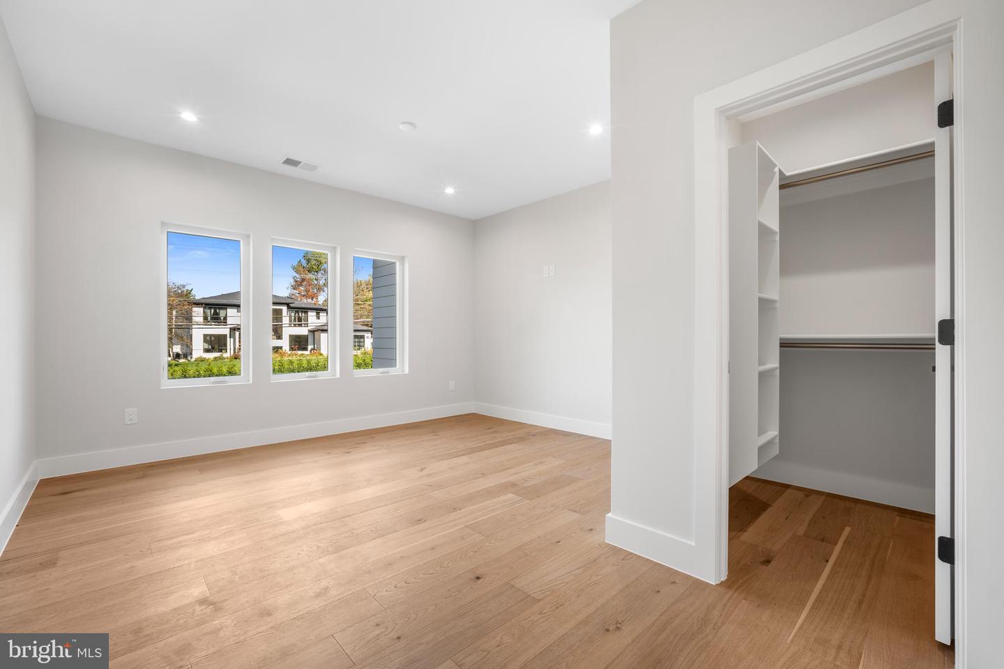 8023 LEWINSVILLE RD, MCLEAN, Virginia 22102, 6 Bedrooms Bedrooms, ,6 BathroomsBathrooms,Residential,For sale,8023 LEWINSVILLE RD,VAFX2277936 MLS # VAFX2277936 8023 LEWINSVILLE RD, MCLEAN, Virginia 22102, 6 Bedrooms Bedrooms, ,6 BathroomsBathrooms,Residential,For sale,8023 LEWINSVILLE RD,VAFX2277936 MLS # VAFX2277936