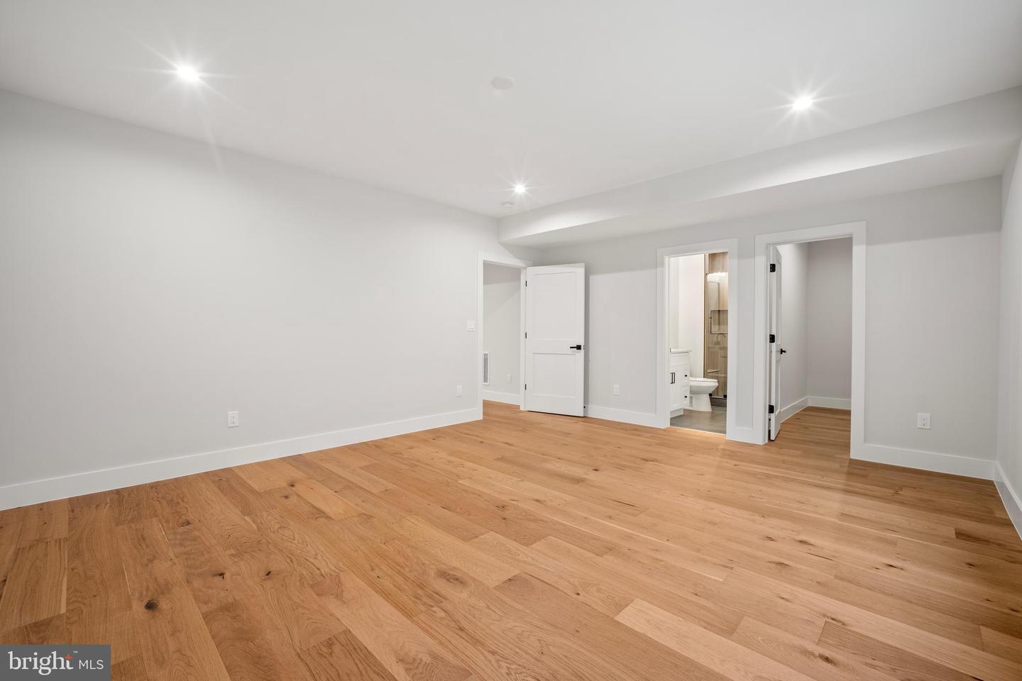 8023 LEWINSVILLE RD, MCLEAN, Virginia 22102, 6 Bedrooms Bedrooms, ,6 BathroomsBathrooms,Residential,For sale,8023 LEWINSVILLE RD,VAFX2277936 MLS # VAFX2277936 8023 LEWINSVILLE RD, MCLEAN, Virginia 22102, 6 Bedrooms Bedrooms, ,6 BathroomsBathrooms,Residential,For sale,8023 LEWINSVILLE RD,VAFX2277936 MLS # VAFX2277936