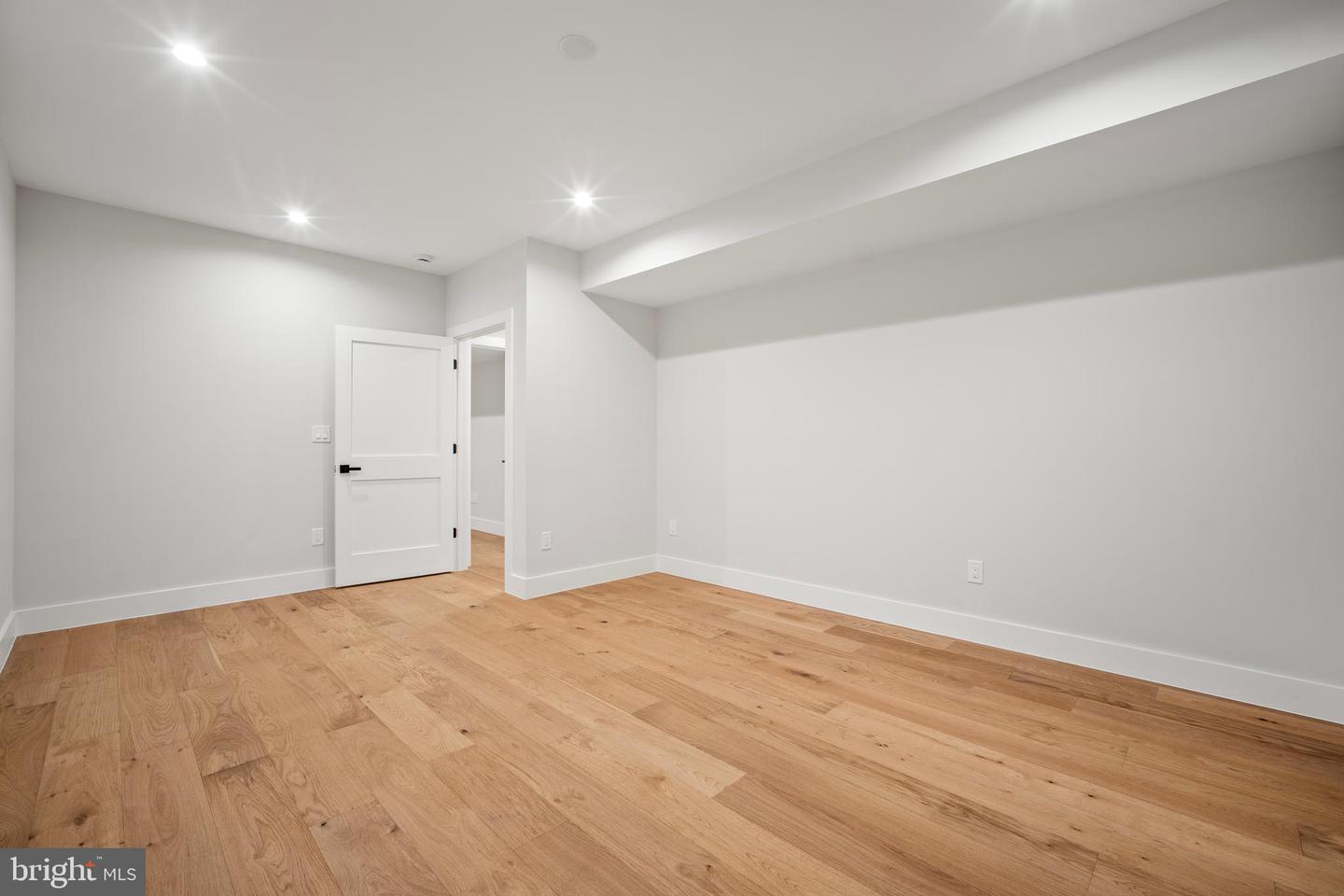 8023 LEWINSVILLE RD, MCLEAN, Virginia 22102, 6 Bedrooms Bedrooms, ,6 BathroomsBathrooms,Residential,For sale,8023 LEWINSVILLE RD,VAFX2277936 MLS # VAFX2277936 8023 LEWINSVILLE RD, MCLEAN, Virginia 22102, 6 Bedrooms Bedrooms, ,6 BathroomsBathrooms,Residential,For sale,8023 LEWINSVILLE RD,VAFX2277936 MLS # VAFX2277936