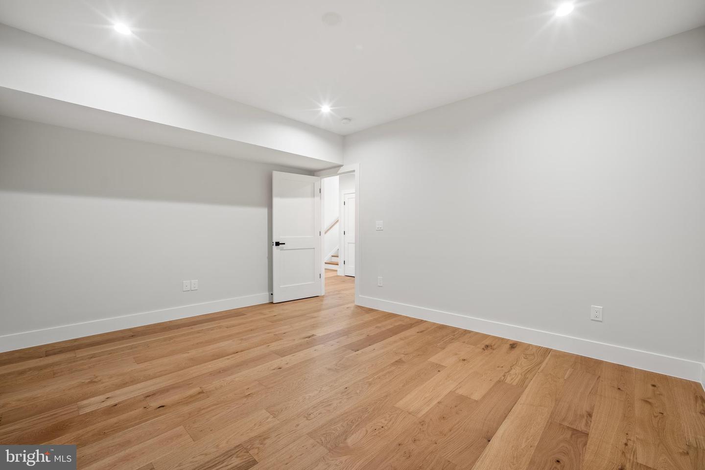 8023 LEWINSVILLE RD, MCLEAN, Virginia 22102, 6 Bedrooms Bedrooms, ,6 BathroomsBathrooms,Residential,For sale,8023 LEWINSVILLE RD,VAFX2277936 MLS # VAFX2277936 8023 LEWINSVILLE RD, MCLEAN, Virginia 22102, 6 Bedrooms Bedrooms, ,6 BathroomsBathrooms,Residential,For sale,8023 LEWINSVILLE RD,VAFX2277936 MLS # VAFX2277936