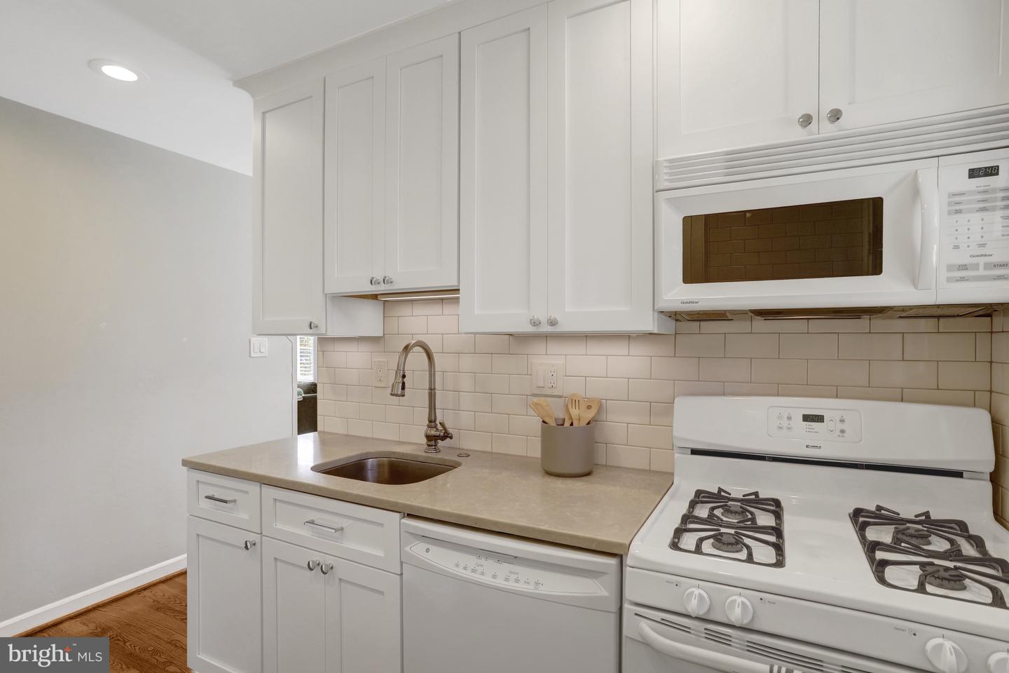 115 S INGRAM ST, ALEXANDRIA, Virginia 22304, 2 Bedrooms Bedrooms, ,1 BathroomBathrooms,Residential,For sale,115 S INGRAM ST,VAAX2051520 MLS # VAAX2051520