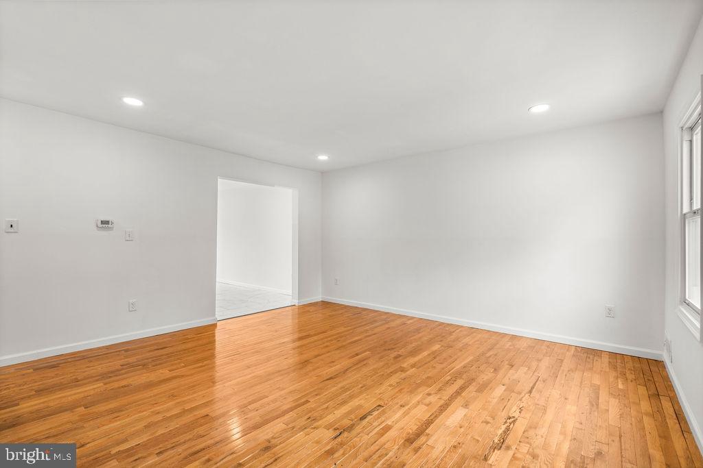 2903 WILLIAMSBURG CT, WOODBRIDGE, Virginia 22191, 3 Bedrooms Bedrooms, ,1 BathroomBathrooms,Residential,For sale,2903 WILLIAMSBURG CT,VAPW2107338 MLS # VAPW2107338 2903 WILLIAMSBURG CT, WOODBRIDGE, Virginia 22191, 3 Bedrooms Bedrooms, ,1 BathroomBathrooms,Residential,For sale,2903 WILLIAMSBURG CT,VAPW2107338 MLS # VAPW2107338