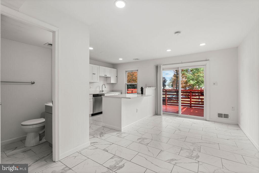 2903 WILLIAMSBURG CT, WOODBRIDGE, Virginia 22191, 3 Bedrooms Bedrooms, ,1 BathroomBathrooms,Residential,For sale,2903 WILLIAMSBURG CT,VAPW2107338 MLS # VAPW2107338 2903 WILLIAMSBURG CT, WOODBRIDGE, Virginia 22191, 3 Bedrooms Bedrooms, ,1 BathroomBathrooms,Residential,For sale,2903 WILLIAMSBURG CT,VAPW2107338 MLS # VAPW2107338