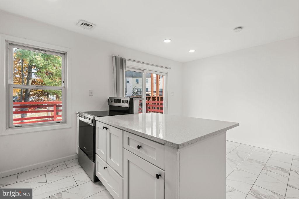 2903 WILLIAMSBURG CT, WOODBRIDGE, Virginia 22191, 3 Bedrooms Bedrooms, ,1 BathroomBathrooms,Residential,For sale,2903 WILLIAMSBURG CT,VAPW2107338 MLS # VAPW2107338 2903 WILLIAMSBURG CT, WOODBRIDGE, Virginia 22191, 3 Bedrooms Bedrooms, ,1 BathroomBathrooms,Residential,For sale,2903 WILLIAMSBURG CT,VAPW2107338 MLS # VAPW2107338