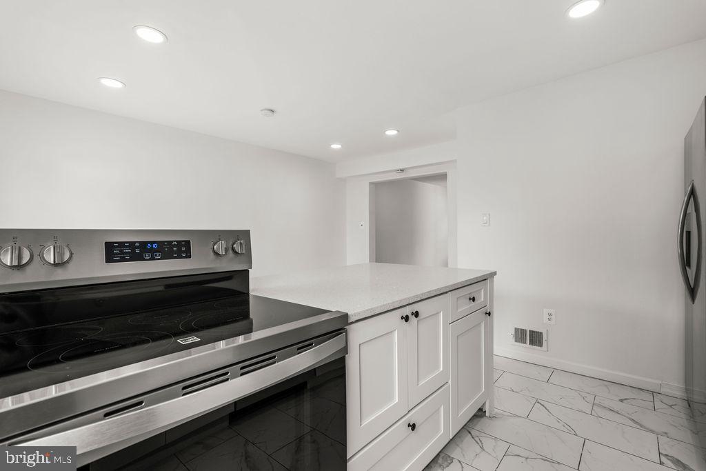 2903 WILLIAMSBURG CT, WOODBRIDGE, Virginia 22191, 3 Bedrooms Bedrooms, ,1 BathroomBathrooms,Residential,For sale,2903 WILLIAMSBURG CT,VAPW2107338 MLS # VAPW2107338 2903 WILLIAMSBURG CT, WOODBRIDGE, Virginia 22191, 3 Bedrooms Bedrooms, ,1 BathroomBathrooms,Residential,For sale,2903 WILLIAMSBURG CT,VAPW2107338 MLS # VAPW2107338