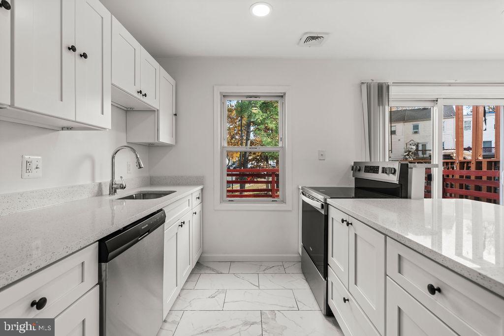 2903 WILLIAMSBURG CT, WOODBRIDGE, Virginia 22191, 3 Bedrooms Bedrooms, ,1 BathroomBathrooms,Residential,For sale,2903 WILLIAMSBURG CT,VAPW2107338 MLS # VAPW2107338 2903 WILLIAMSBURG CT, WOODBRIDGE, Virginia 22191, 3 Bedrooms Bedrooms, ,1 BathroomBathrooms,Residential,For sale,2903 WILLIAMSBURG CT,VAPW2107338 MLS # VAPW2107338