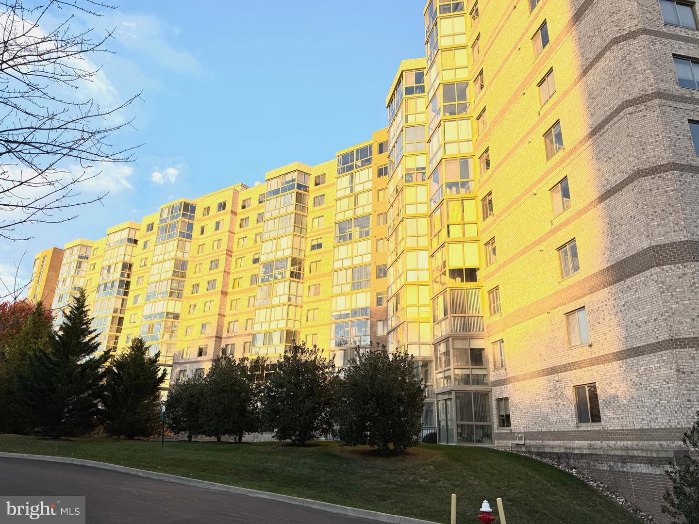 19355 CYPRESS RIDGE TER #503, LEESBURG, Virginia 20176, 2 Bedrooms Bedrooms, 9 Rooms Rooms,2 BathroomsBathrooms,Residential,For sale,19355 CYPRESS RIDGE TER #503,VALO2110636 MLS # VALO2110636 19355 CYPRESS RIDGE TER #503, LEESBURG, Virginia 20176, 2 Bedrooms Bedrooms, 9 Rooms Rooms,2 BathroomsBathrooms,Residential,For sale,19355 CYPRESS RIDGE TER #503,VALO2110636 MLS # VALO2110636