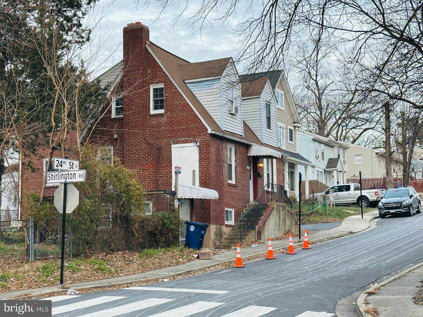 2325 S SHIRLINGTON RD, ARLINGTON, Virginia 22206, 4 Bedrooms Bedrooms, ,3 BathroomsBathrooms,Residential,For sale,2325 S SHIRLINGTON RD,VAAR2065770 MLS # VAAR2065770 2325 S SHIRLINGTON RD, ARLINGTON, Virginia 22206, 4 Bedrooms Bedrooms, ,3 BathroomsBathrooms,Residential,For sale,2325 S SHIRLINGTON RD,VAAR2065770 MLS # VAAR2065770