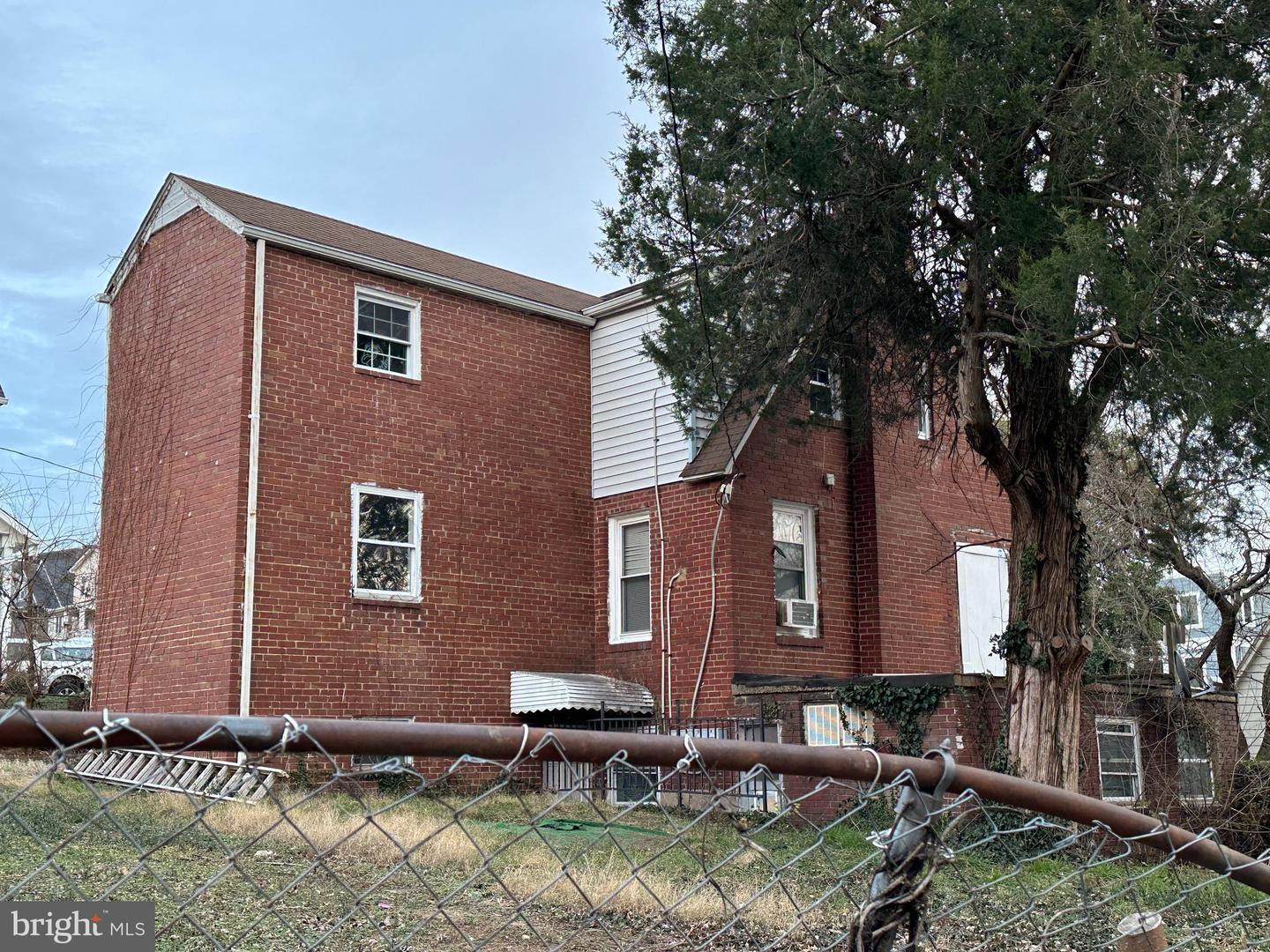 2325 S SHIRLINGTON RD, ARLINGTON, Virginia 22206, 4 Bedrooms Bedrooms, ,3 BathroomsBathrooms,Residential,For sale,2325 S SHIRLINGTON RD,VAAR2065770 MLS # VAAR2065770 2325 S SHIRLINGTON RD, ARLINGTON, Virginia 22206, 4 Bedrooms Bedrooms, ,3 BathroomsBathrooms,Residential,For sale,2325 S SHIRLINGTON RD,VAAR2065770 MLS # VAAR2065770