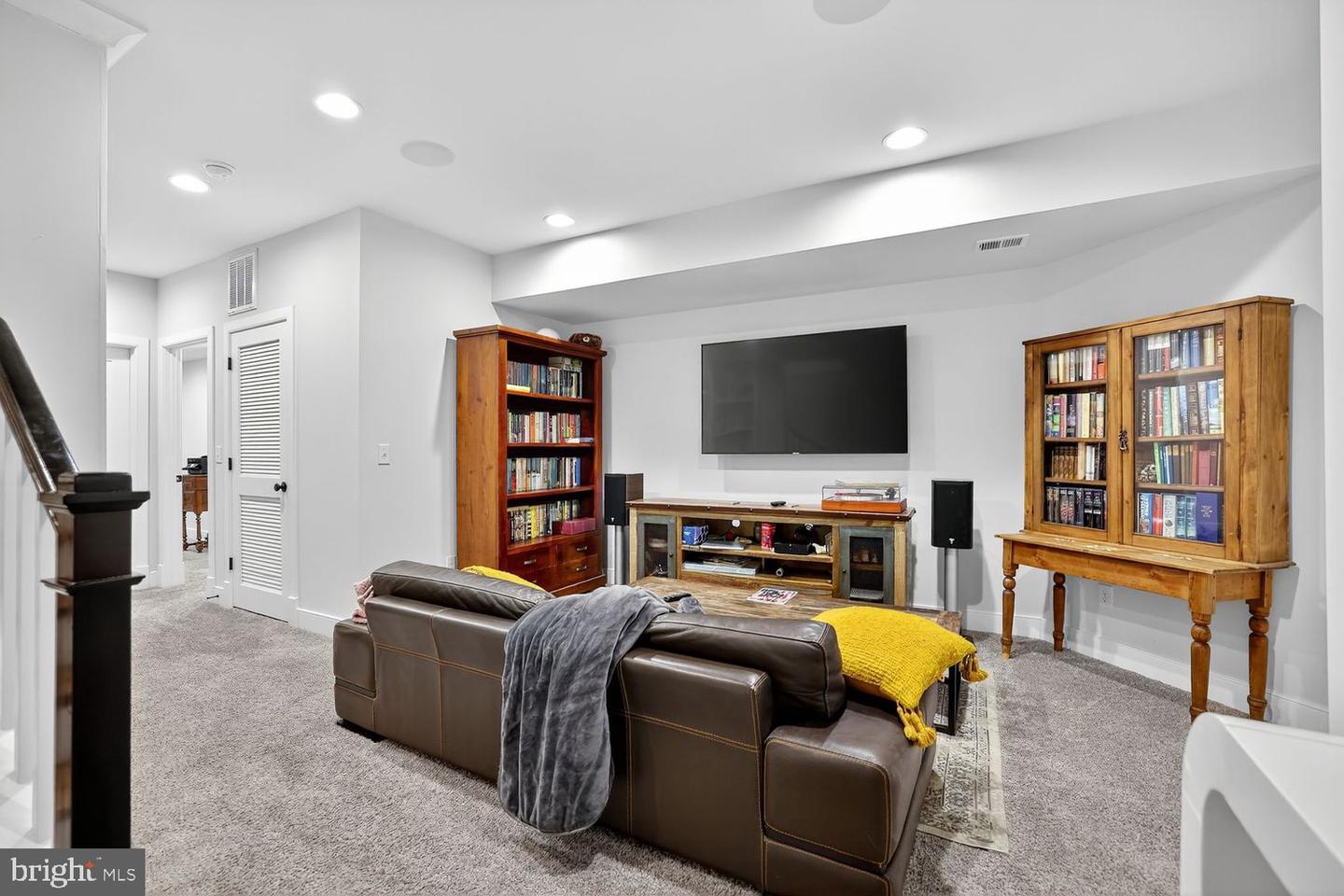 611 N COLUMBUS ST, ALEXANDRIA, Virginia 22314, 3 Bedrooms Bedrooms, ,3 BathroomsBathrooms,Residential,For sale,611 N COLUMBUS ST,VAAX2051554 MLS # VAAX2051554 611 N COLUMBUS ST, ALEXANDRIA, Virginia 22314, 3 Bedrooms Bedrooms, ,3 BathroomsBathrooms,Residential,For sale,611 N COLUMBUS ST,VAAX2051554 MLS # VAAX2051554