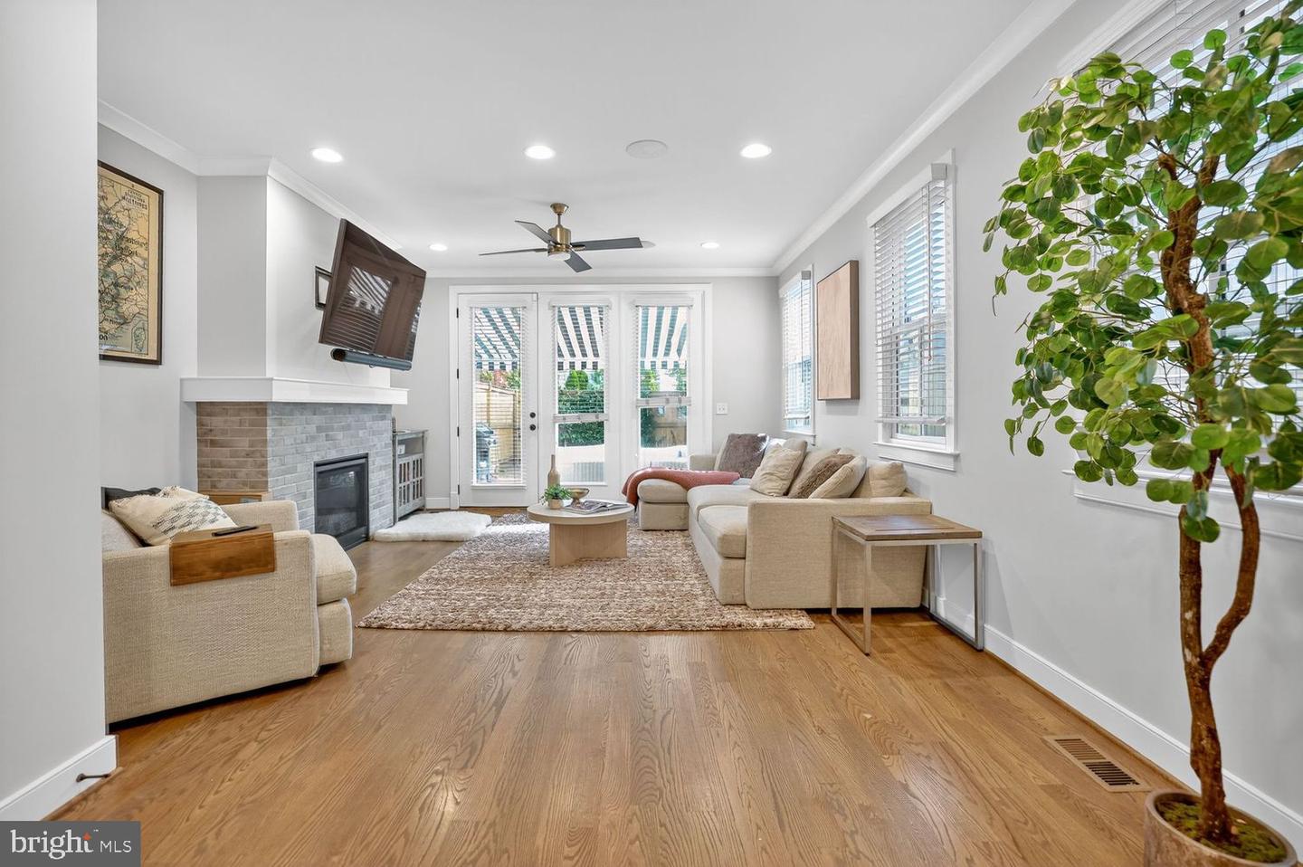 611 N COLUMBUS ST, ALEXANDRIA, Virginia 22314, 3 Bedrooms Bedrooms, ,3 BathroomsBathrooms,Residential,For sale,611 N COLUMBUS ST,VAAX2051554 MLS # VAAX2051554 611 N COLUMBUS ST, ALEXANDRIA, Virginia 22314, 3 Bedrooms Bedrooms, ,3 BathroomsBathrooms,Residential,For sale,611 N COLUMBUS ST,VAAX2051554 MLS # VAAX2051554