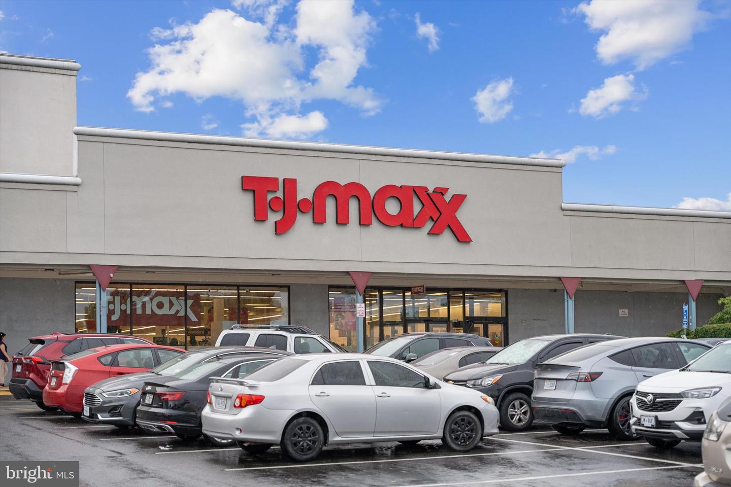 5300 COLUMBIA PIKE #315, ARLINGTON, Virginia 22204, 3 Bedrooms Bedrooms, ,2 BathroomsBathrooms,Residential,For sale,5300 COLUMBIA PIKE #315,VAAR2065774 MLS # VAAR2065774 5300 COLUMBIA PIKE #315, ARLINGTON, Virginia 22204, 3 Bedrooms Bedrooms, ,2 BathroomsBathrooms,Residential,For sale,5300 COLUMBIA PIKE #315,VAAR2065774 MLS # VAAR2065774