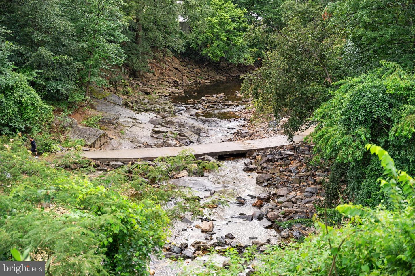 5300 COLUMBIA PIKE #315, ARLINGTON, Virginia 22204, 3 Bedrooms Bedrooms, ,2 BathroomsBathrooms,Residential,For sale,5300 COLUMBIA PIKE #315,VAAR2065774 MLS # VAAR2065774 5300 COLUMBIA PIKE #315, ARLINGTON, Virginia 22204, 3 Bedrooms Bedrooms, ,2 BathroomsBathrooms,Residential,For sale,5300 COLUMBIA PIKE #315,VAAR2065774 MLS # VAAR2065774