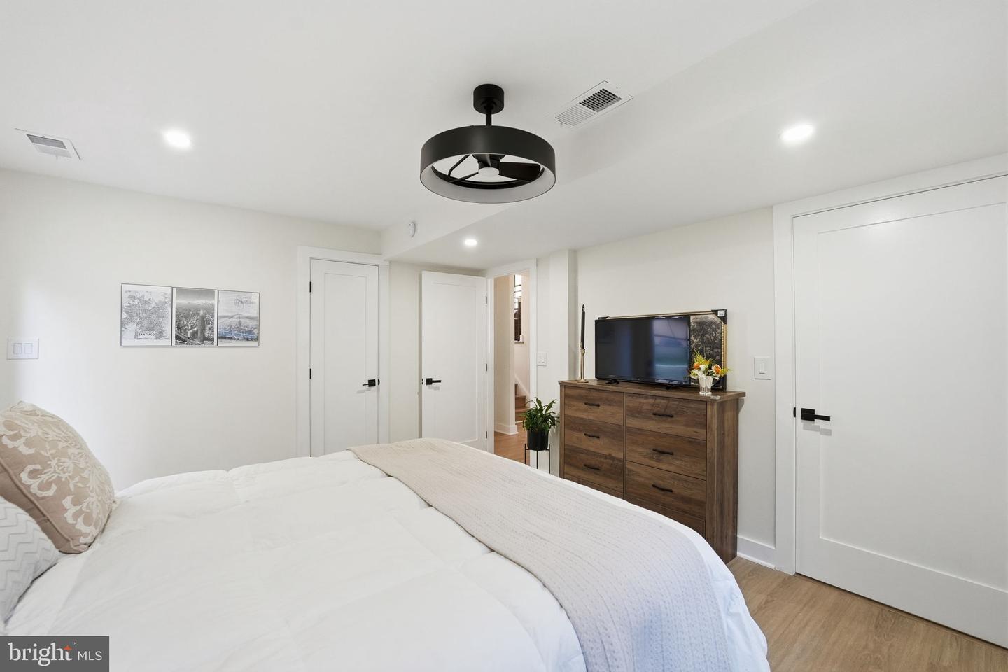 3662 VACATION LN, ARLINGTON, Virginia 22207, 4 Bedrooms Bedrooms, ,2 BathroomsBathrooms,Residential,For sale,3662 VACATION LN,VAAR2059136 MLS # VAAR2059136 3662 VACATION LN, ARLINGTON, Virginia 22207, 4 Bedrooms Bedrooms, ,2 BathroomsBathrooms,Residential,For sale,3662 VACATION LN,VAAR2059136 MLS # VAAR2059136