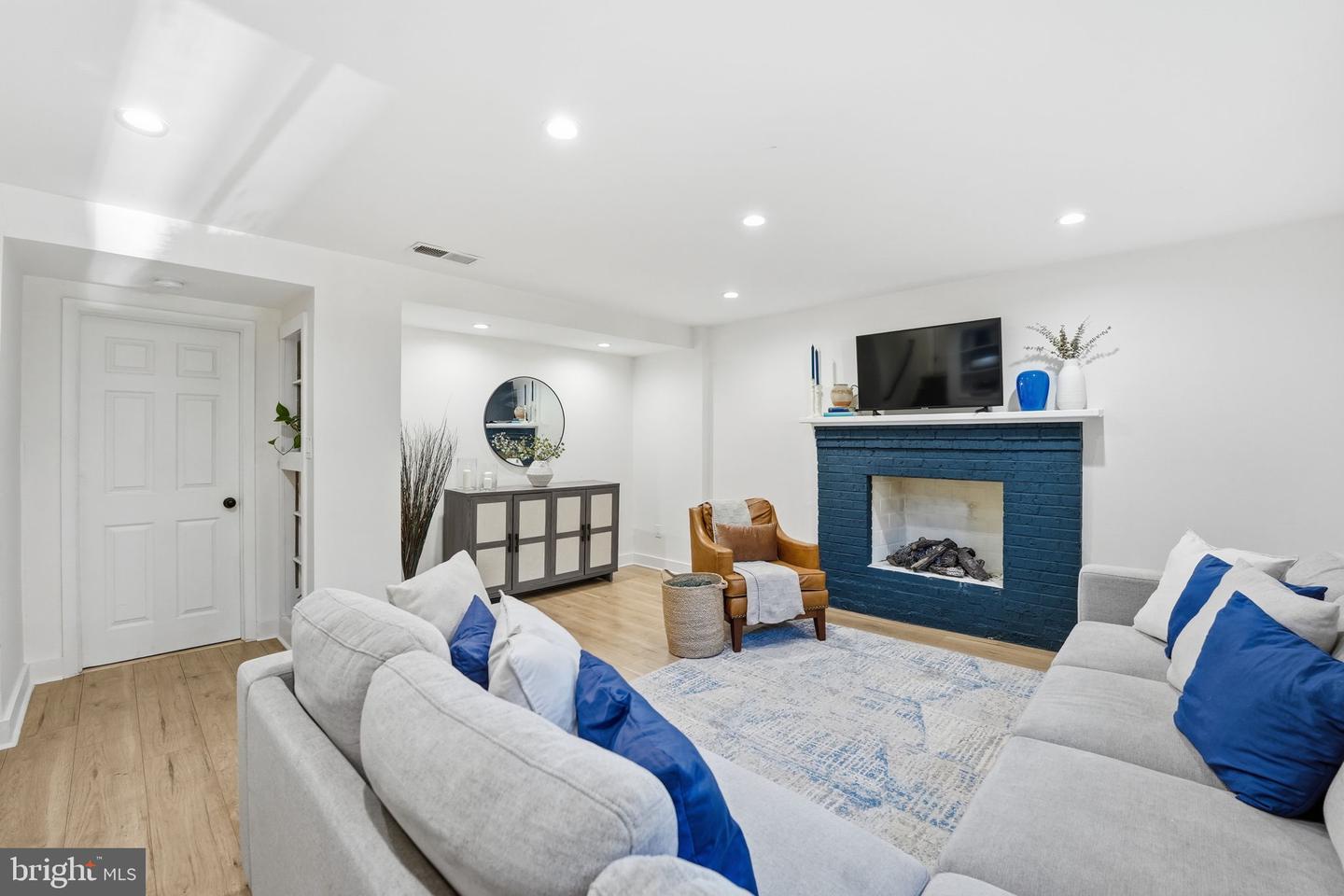 3662 VACATION LN, ARLINGTON, Virginia 22207, 4 Bedrooms Bedrooms, ,2 BathroomsBathrooms,Residential,For sale,3662 VACATION LN,VAAR2059136 MLS # VAAR2059136 3662 VACATION LN, ARLINGTON, Virginia 22207, 4 Bedrooms Bedrooms, ,2 BathroomsBathrooms,Residential,For sale,3662 VACATION LN,VAAR2059136 MLS # VAAR2059136