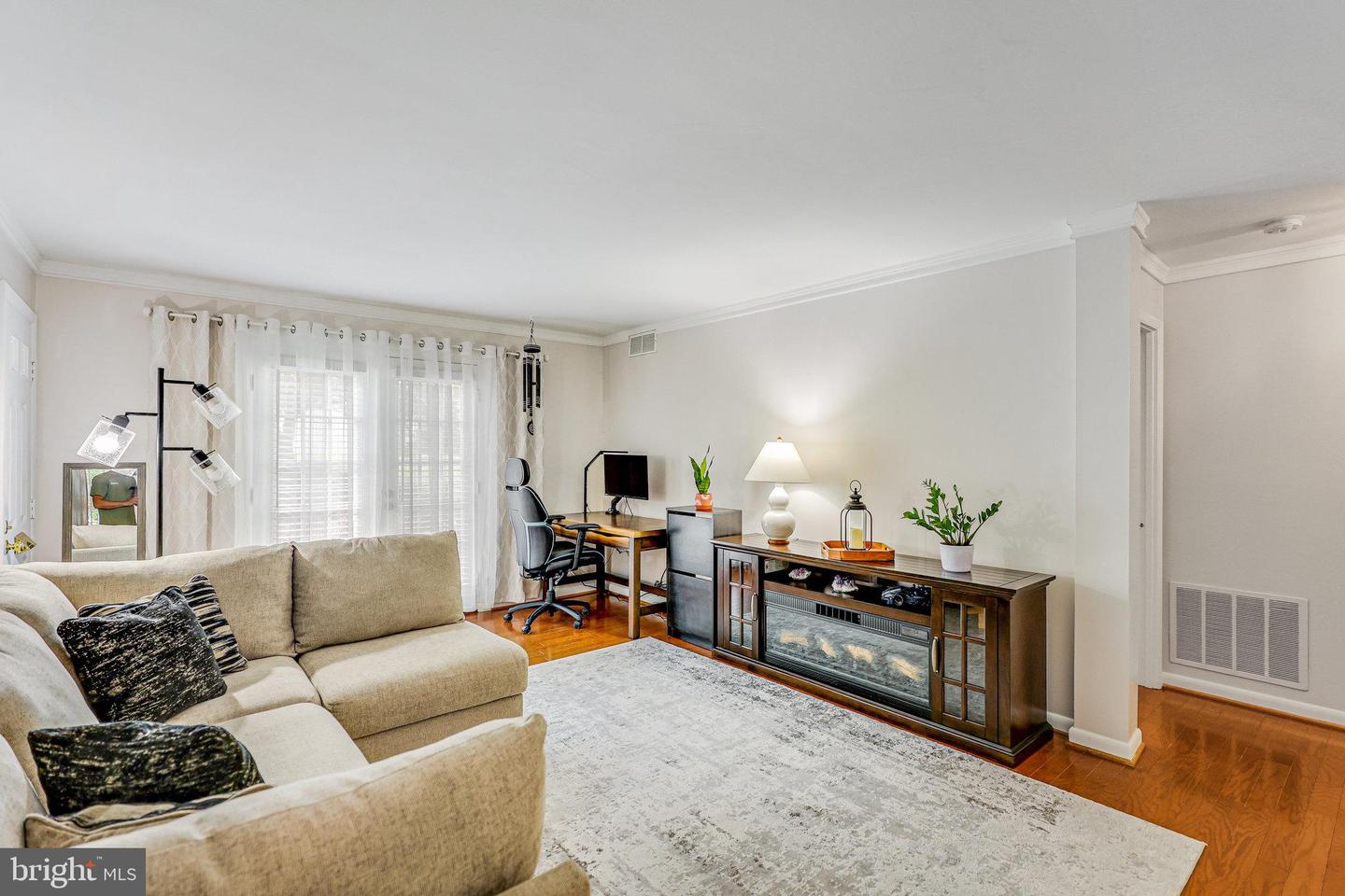 4628-A 28TH RD S #A, ARLINGTON, Virginia 22206, 2 Bedrooms Bedrooms, ,1 BathroomBathrooms,Residential,For sale,4628-A 28TH RD S #A,VAAR2062052 MLS # VAAR2062052 4628-A 28TH RD S #A, ARLINGTON, Virginia 22206, 2 Bedrooms Bedrooms, ,1 BathroomBathrooms,Residential,For sale,4628-A 28TH RD S #A,VAAR2062052 MLS # VAAR2062052