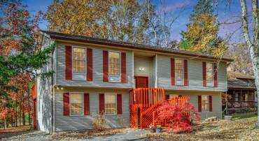 205 FAIRFAX LN, LOCUST GROVE, Virginia 22508, 4 Bedrooms Bedrooms, ,3 BathroomsBathrooms,Residential,205 FAIRFAX LN,VAOR2012730 MLS # VAOR2012730