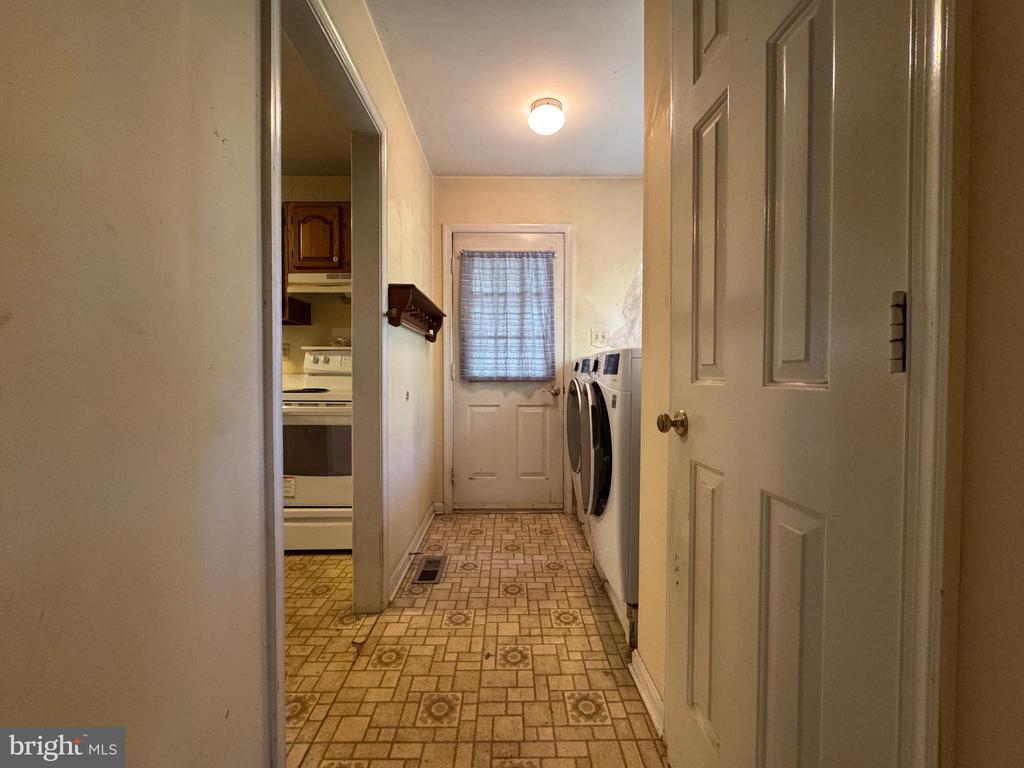 8742 HUNT TRL, WARRENTON, Virginia, 4 Bedrooms Bedrooms, ,2 BathroomsBathrooms,Residential,8742 HUNT TRL,VAFQ2019440 MLS # VAFQ2019440 8742 HUNT TRL, WARRENTON, Virginia, 4 Bedrooms Bedrooms, ,2 BathroomsBathrooms,Residential,8742 HUNT TRL,VAFQ2019440 MLS # VAFQ2019440