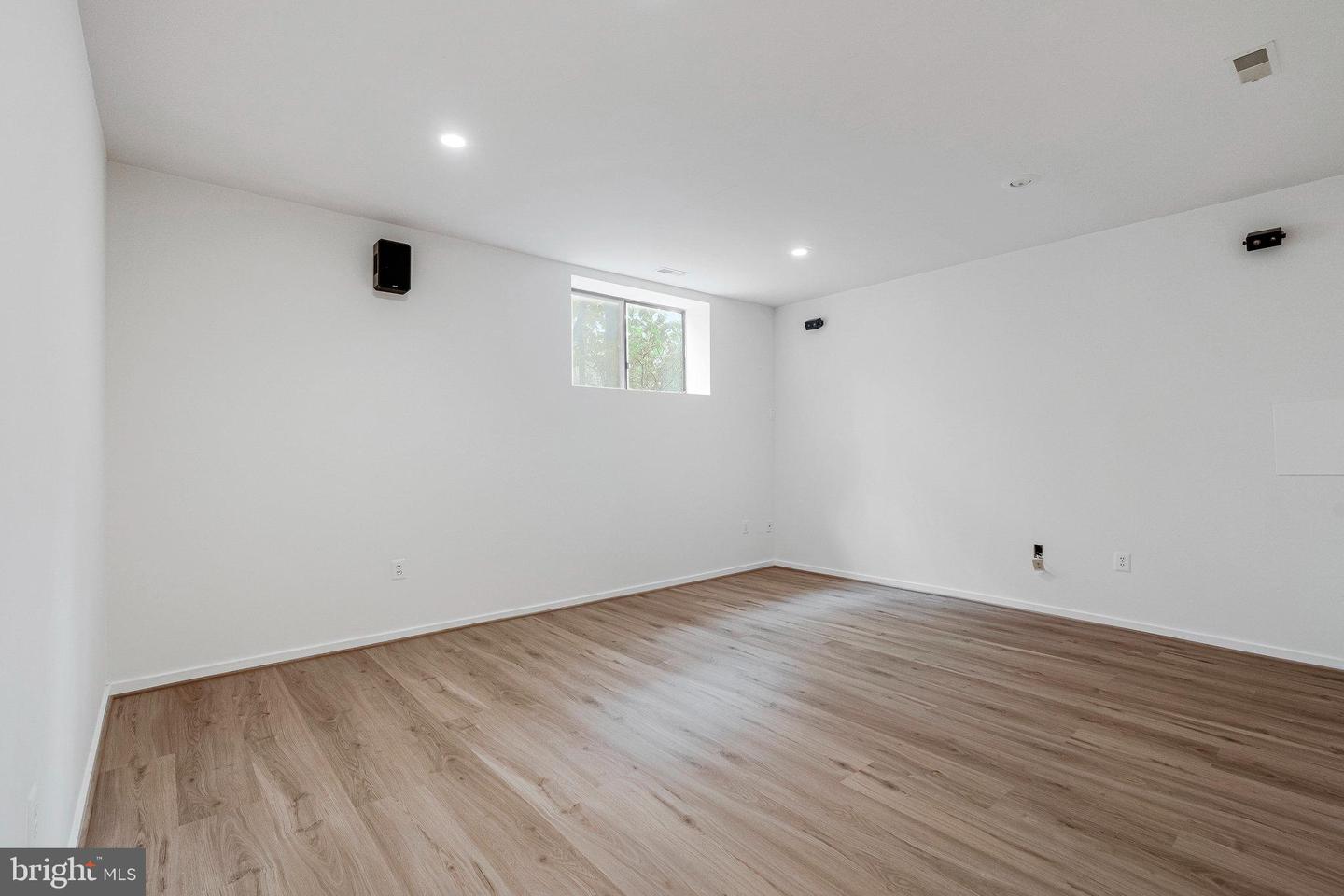 11598 NEWPORT COVE LN, RESTON, Virginia 20194, 6 Bedrooms Bedrooms, ,3 BathroomsBathrooms,Residential,For sale,11598 NEWPORT COVE LN,VAFX2264542 MLS # VAFX2264542 11598 NEWPORT COVE LN, RESTON, Virginia 20194, 6 Bedrooms Bedrooms, ,3 BathroomsBathrooms,Residential,For sale,11598 NEWPORT COVE LN,VAFX2264542 MLS # VAFX2264542