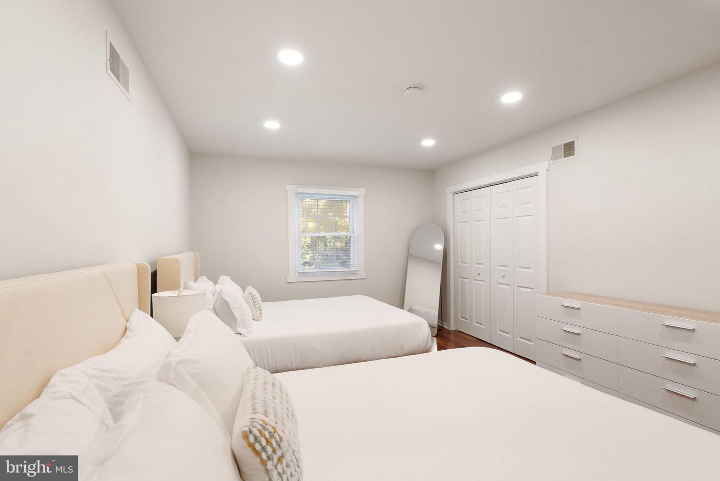 7324 AUBURN ST, ANNANDALE, Virginia 22003, 4 Bedrooms Bedrooms, ,4 BathroomsBathrooms,Residential,For sale,7324 AUBURN ST,VAFX2264546 MLS # VAFX2264546