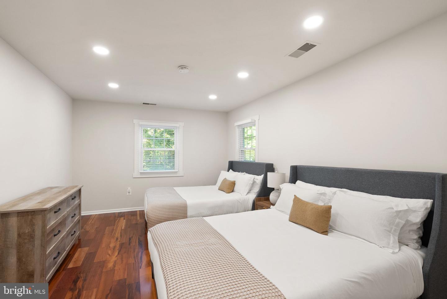 7324 AUBURN ST, ANNANDALE, Virginia 22003, 4 Bedrooms Bedrooms, ,4 BathroomsBathrooms,Residential,For sale,7324 AUBURN ST,VAFX2264546 MLS # VAFX2264546