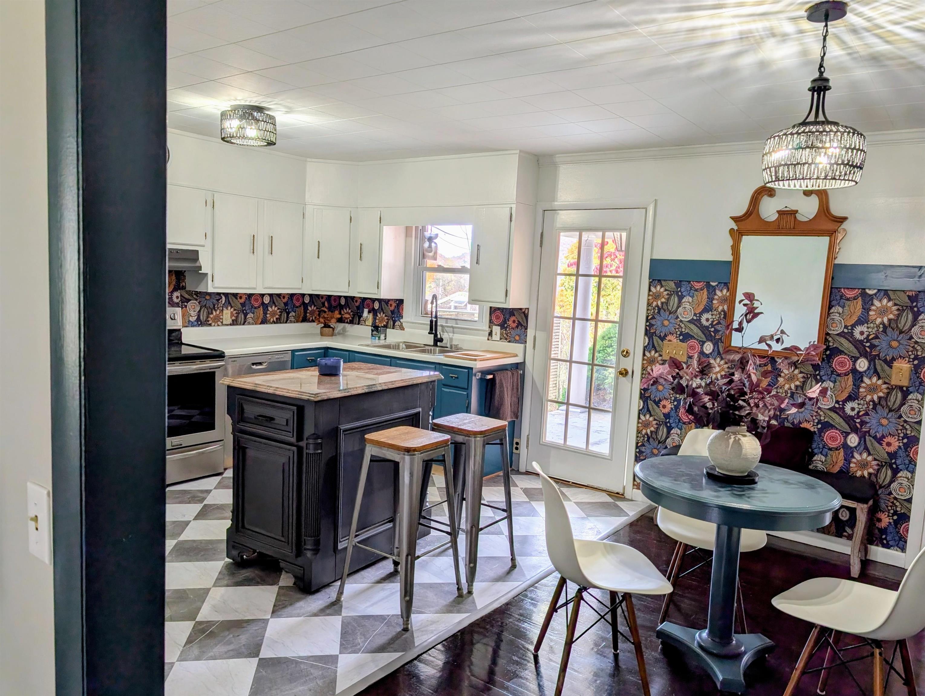 49 KINGSTOWN LN, HOT SPRINGS, Virginia 24445, 3 Bedrooms Bedrooms, ,2 BathroomsBathrooms,Residential,King,49 KINGSTOWN LN,667597 MLS # 667597