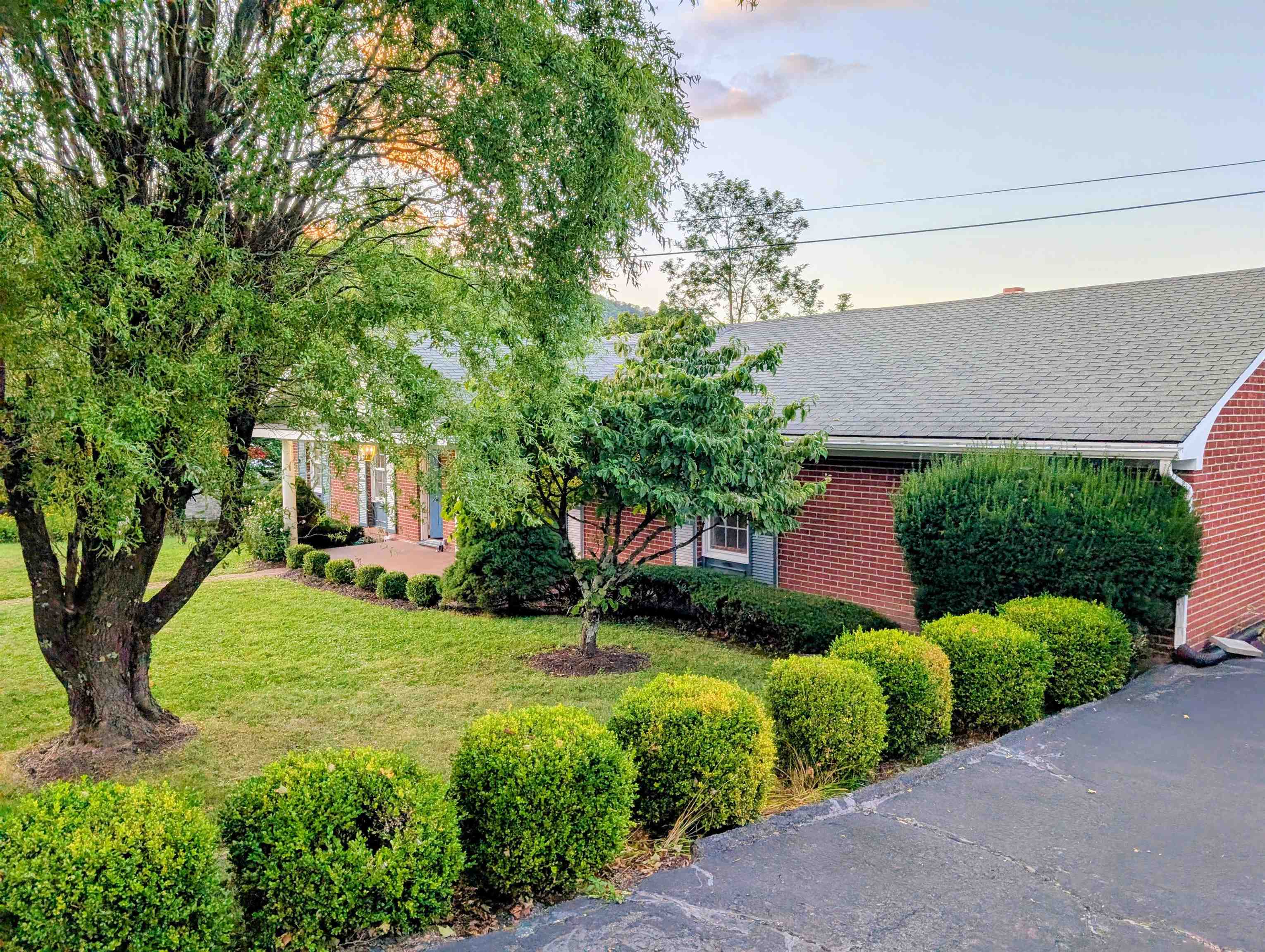 49 KINGSTOWN LN, HOT SPRINGS, Virginia 24445, 3 Bedrooms Bedrooms, ,2 BathroomsBathrooms,Residential,King,49 KINGSTOWN LN,667597 MLS # 667597