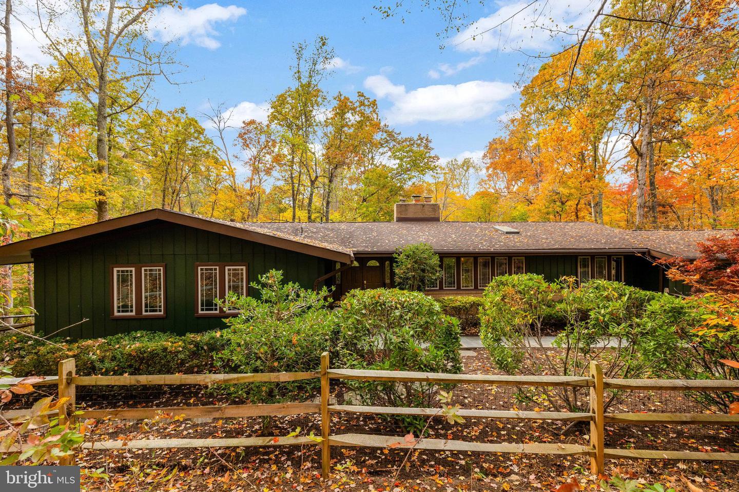 6812 GLENCOVE DR, CLIFTON, Virginia 20124, 4 Bedrooms Bedrooms, ,3 BathroomsBathrooms,Residential,For sale,6812 GLENCOVE DR,VAFX2267216 MLS # VAFX2267216 6812 GLENCOVE DR, CLIFTON, Virginia 20124, 4 Bedrooms Bedrooms, ,3 BathroomsBathrooms,Residential,For sale,6812 GLENCOVE DR,VAFX2267216 MLS # VAFX2267216