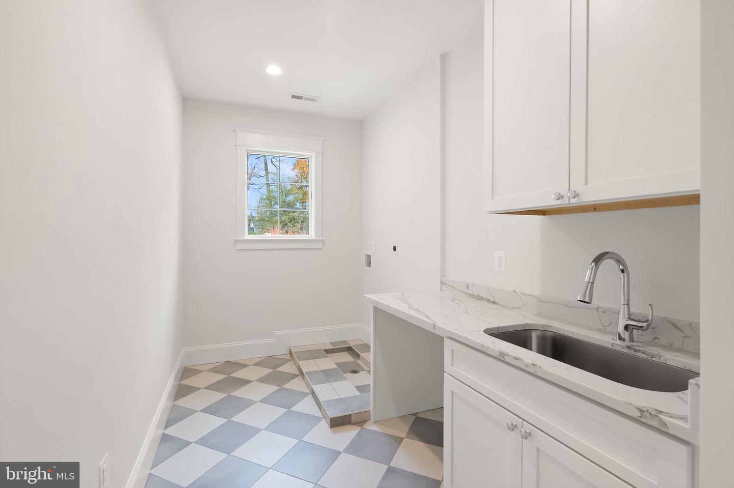 601 TIMBER LN, FALLS CHURCH, Virginia 22046, 6 Bedrooms Bedrooms, ,6 BathroomsBathrooms,Residential,For sale,601 TIMBER LN,VAFA2003282 MLS # VAFA2003282 601 TIMBER LN, FALLS CHURCH, Virginia 22046, 6 Bedrooms Bedrooms, ,6 BathroomsBathrooms,Residential,For sale,601 TIMBER LN,VAFA2003282 MLS # VAFA2003282