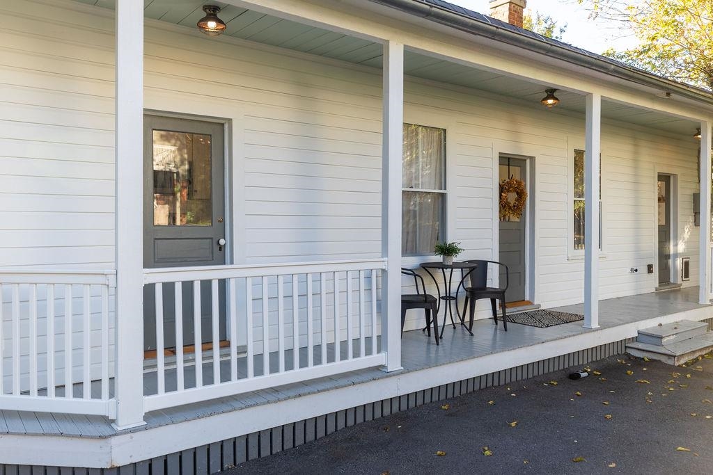 115 S JEFFERSON ST, STAUNTON, Virginia 24401, 2 Bedrooms Bedrooms, ,1 BathroomBathrooms,Residential,115 S JEFFERSON ST,670117 MLS # 670117