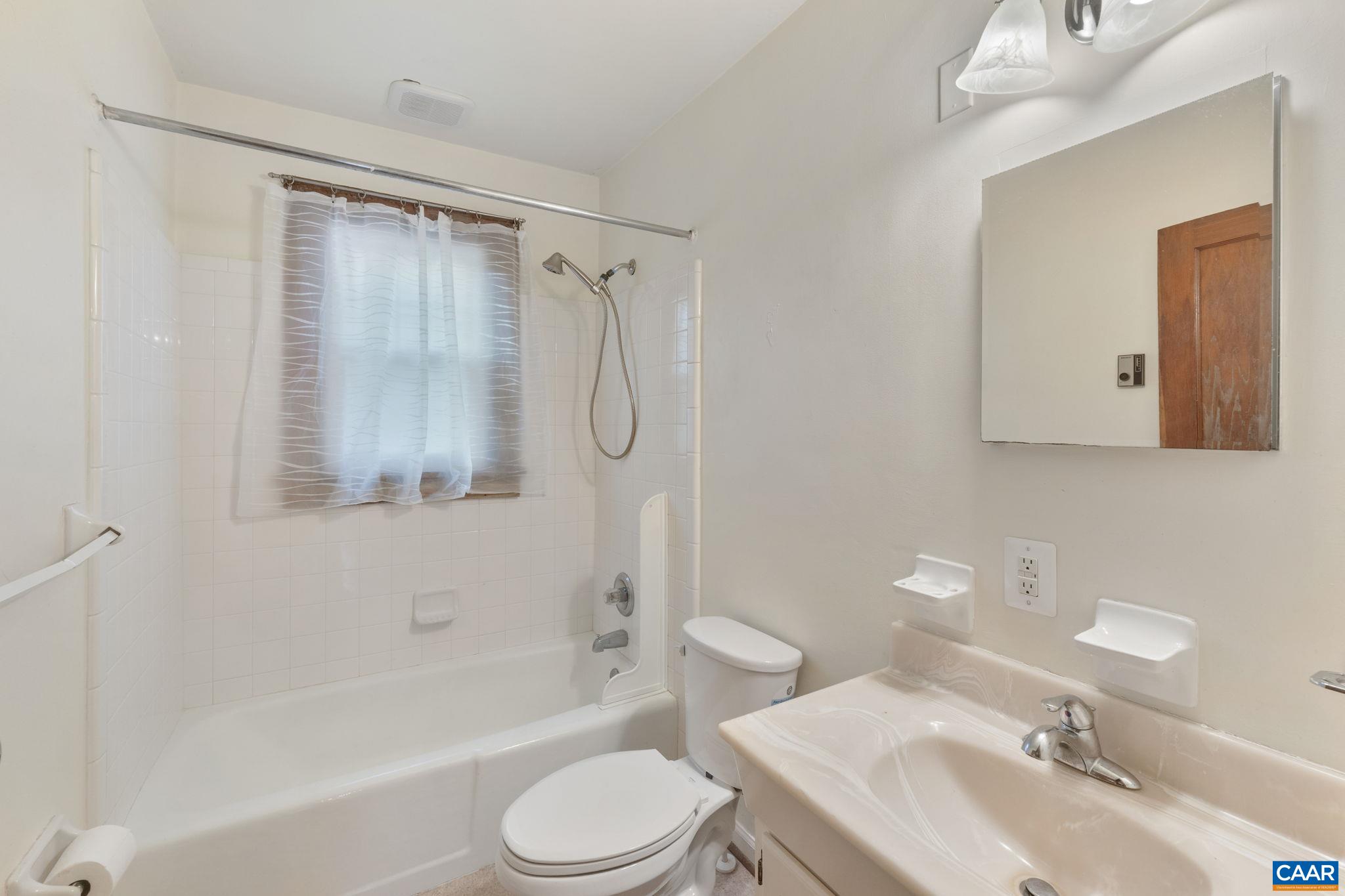 6497 GROVE HILL CT, GORDONSVILLE, Virginia 22942, 3 Bedrooms Bedrooms, ,1 BathroomBathrooms,Residential,6497 GROVE HILL CT,670659 MLS # 670659 6497 GROVE HILL CT, GORDONSVILLE, Virginia 22942, 3 Bedrooms Bedrooms, ,1 BathroomBathrooms,Residential,6497 GROVE HILL CT,670659 MLS # 670659