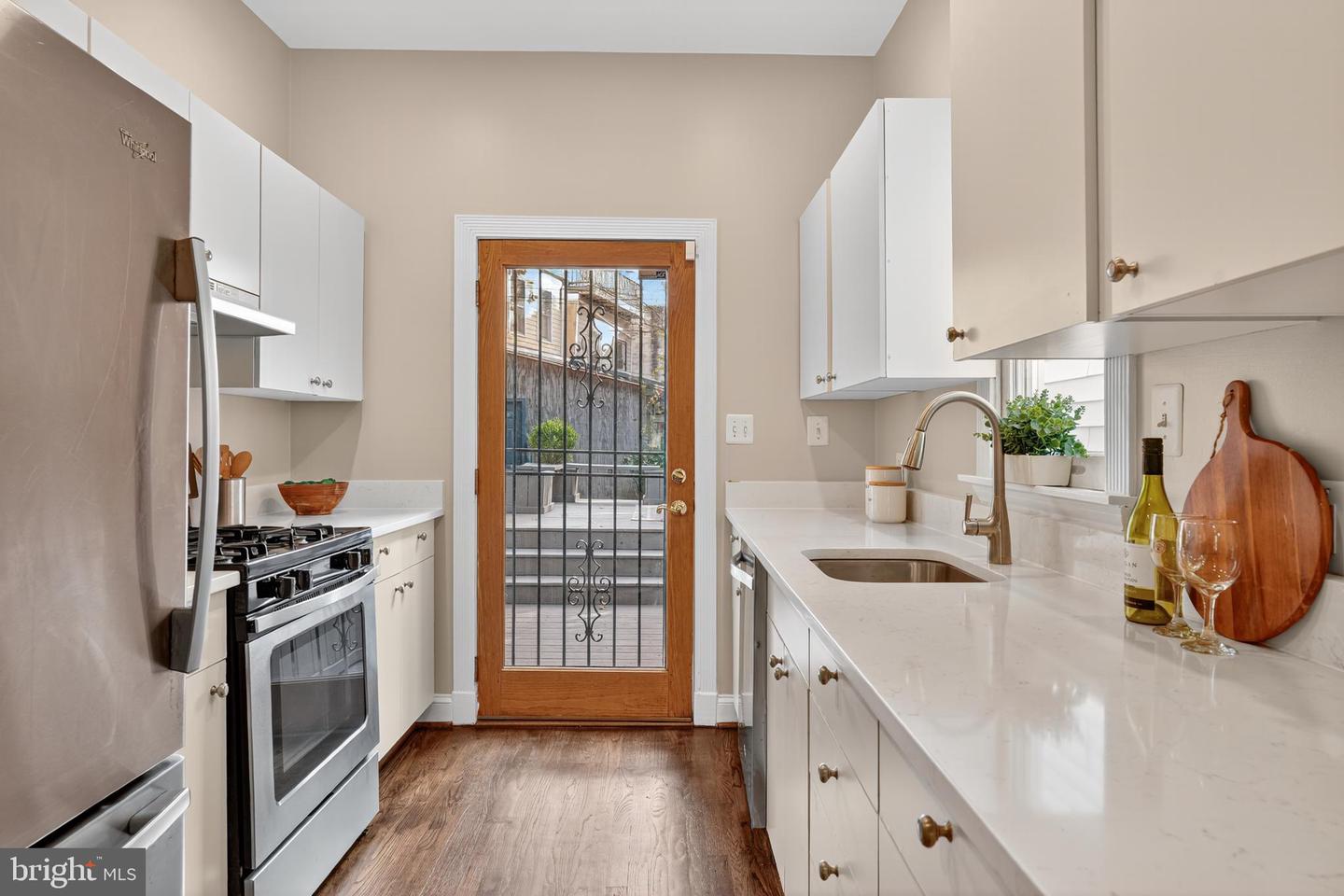 1019 SOUTH CAROLINA AVE SE, WASHINGTON, District Of Columbia 20003, 2 Bedrooms Bedrooms, ,1 BathroomBathrooms,Residential,For sale,1019 SOUTH CAROLINA AVE SE,DCDC2224318 MLS # DCDC2224318 1019 SOUTH CAROLINA AVE SE, WASHINGTON, District Of Columbia 20003, 2 Bedrooms Bedrooms, ,1 BathroomBathrooms,Residential,For sale,1019 SOUTH CAROLINA AVE SE,DCDC2224318 MLS # DCDC2224318