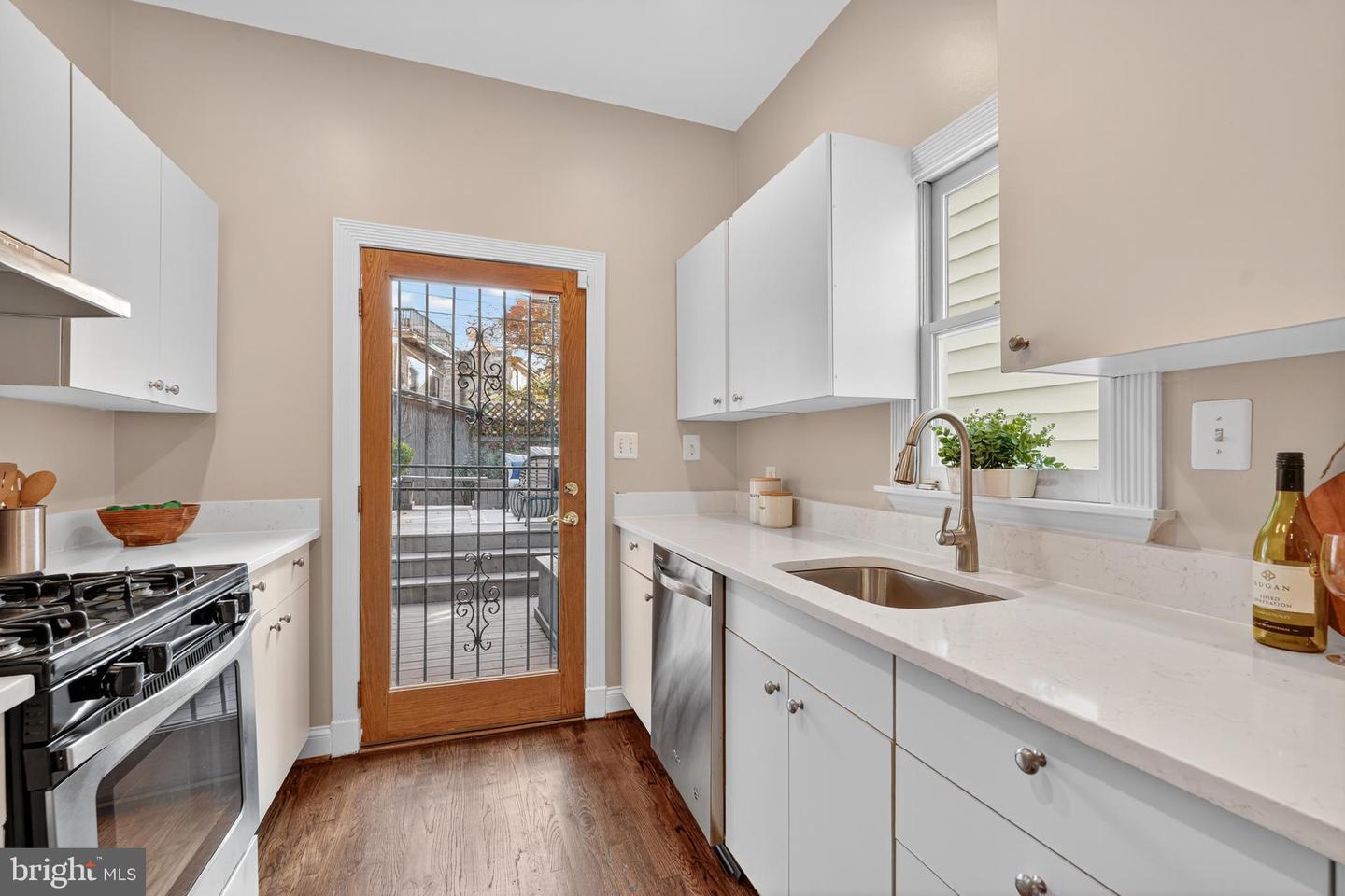 1019 SOUTH CAROLINA AVE SE, WASHINGTON, District Of Columbia 20003, 2 Bedrooms Bedrooms, ,1 BathroomBathrooms,Residential,For sale,1019 SOUTH CAROLINA AVE SE,DCDC2224318 MLS # DCDC2224318 1019 SOUTH CAROLINA AVE SE, WASHINGTON, District Of Columbia 20003, 2 Bedrooms Bedrooms, ,1 BathroomBathrooms,Residential,For sale,1019 SOUTH CAROLINA AVE SE,DCDC2224318 MLS # DCDC2224318