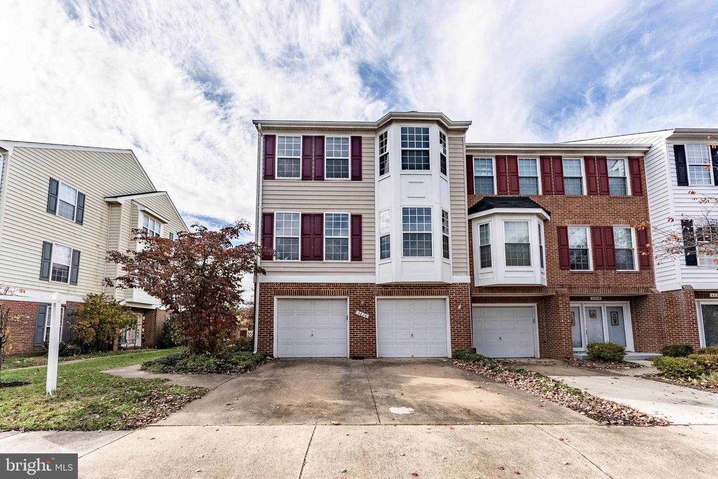 4828 HERON NECK LN, FAIRFAX, Virginia 22033, 3 Bedrooms Bedrooms, ,3 BathroomsBathrooms,Residential,For sale,4828 HERON NECK LN,VAFX2270118 MLS # VAFX2270118 4828 HERON NECK LN, FAIRFAX, Virginia 22033, 3 Bedrooms Bedrooms, ,3 BathroomsBathrooms,Residential,For sale,4828 HERON NECK LN,VAFX2270118 MLS # VAFX2270118