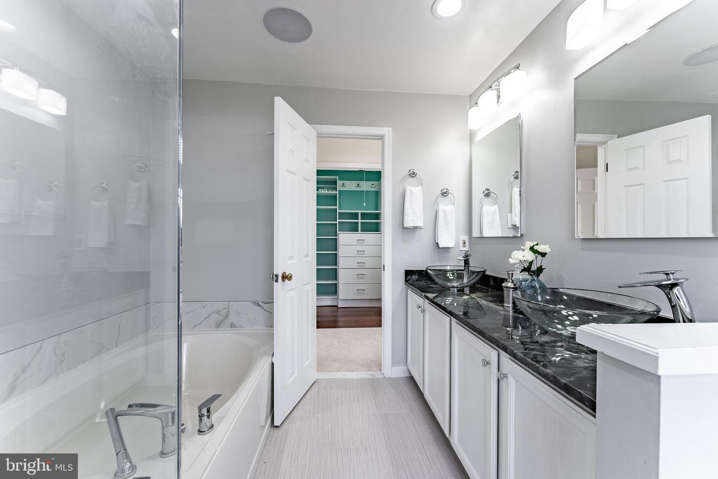 4828 HERON NECK LN, FAIRFAX, Virginia 22033, 3 Bedrooms Bedrooms, ,3 BathroomsBathrooms,Residential,For sale,4828 HERON NECK LN,VAFX2270118 MLS # VAFX2270118 4828 HERON NECK LN, FAIRFAX, Virginia 22033, 3 Bedrooms Bedrooms, ,3 BathroomsBathrooms,Residential,For sale,4828 HERON NECK LN,VAFX2270118 MLS # VAFX2270118