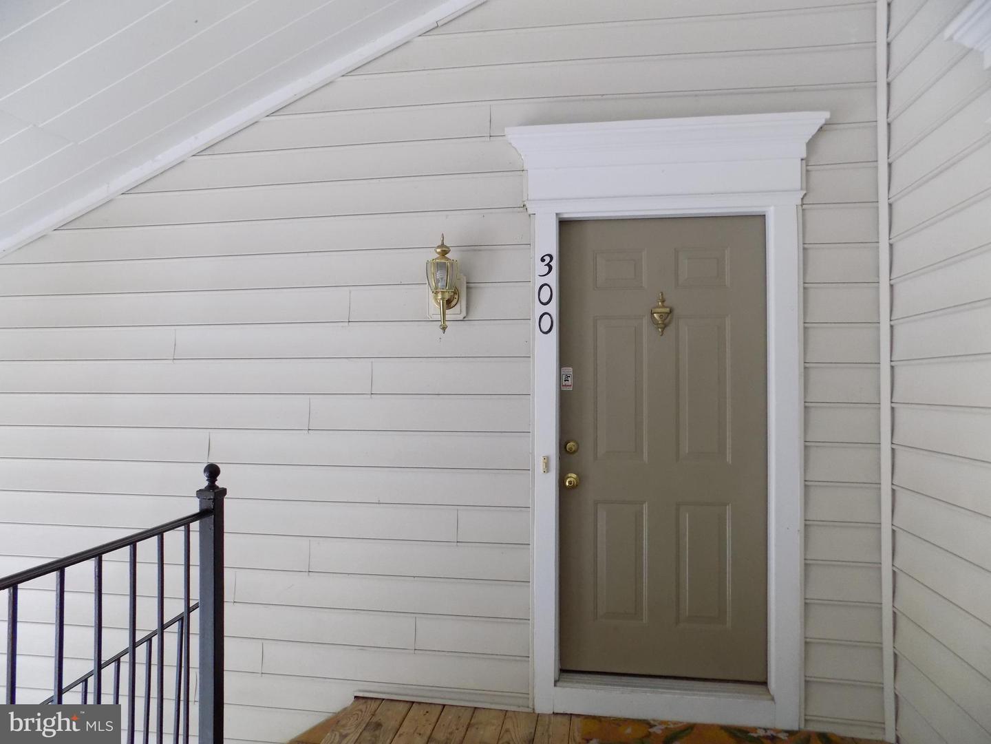 46893 EATON TER #300, STERLING, Virginia 20164, 2 Bedrooms Bedrooms, ,1 BathroomBathrooms,Residential,For sale,46893 EATON TER #300,VALO2108000 MLS # VALO2108000