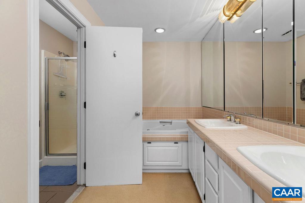 1817 HIGH RIDGE CT CONDOS, ROSELAND, Virginia 22967, 3 Bedrooms Bedrooms, ,3 BathroomsBathrooms,Residential,1817 HIGH RIDGE CT CONDOS,670800 MLS # 670800 1817 HIGH RIDGE CT CONDOS, ROSELAND, Virginia 22967, 3 Bedrooms Bedrooms, ,3 BathroomsBathrooms,Residential,1817 HIGH RIDGE CT CONDOS,670800 MLS # 670800