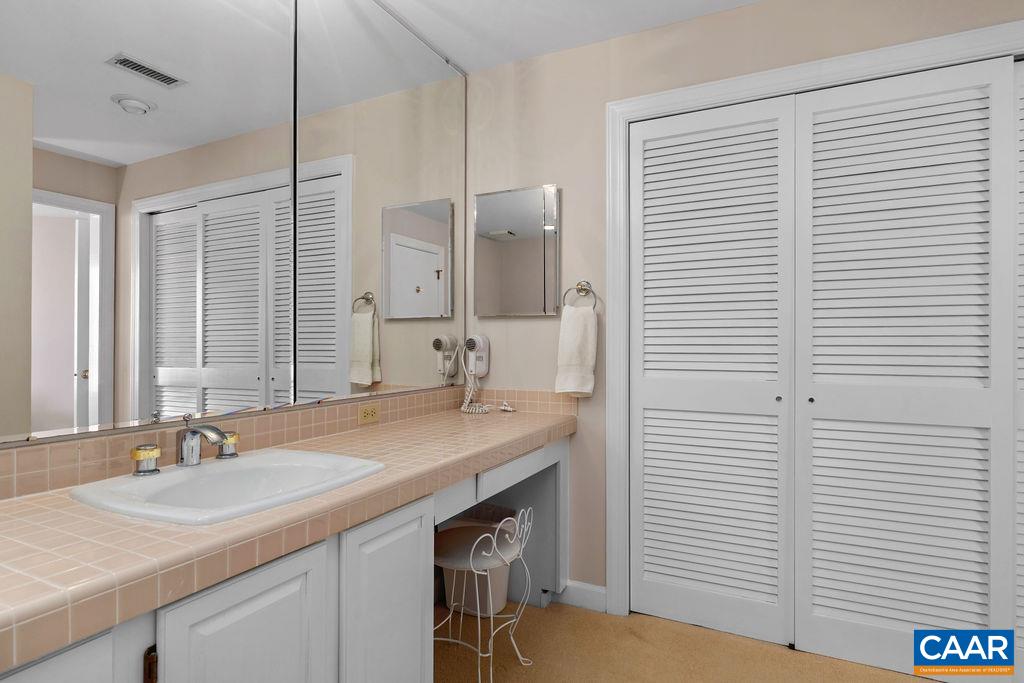 1817 HIGH RIDGE CT CONDOS, ROSELAND, Virginia 22967, 3 Bedrooms Bedrooms, ,3 BathroomsBathrooms,Residential,1817 HIGH RIDGE CT CONDOS,670800 MLS # 670800 1817 HIGH RIDGE CT CONDOS, ROSELAND, Virginia 22967, 3 Bedrooms Bedrooms, ,3 BathroomsBathrooms,Residential,1817 HIGH RIDGE CT CONDOS,670800 MLS # 670800