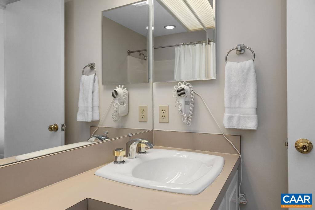 1817 HIGH RIDGE CT CONDOS, ROSELAND, Virginia 22967, 3 Bedrooms Bedrooms, ,3 BathroomsBathrooms,Residential,1817 HIGH RIDGE CT CONDOS,670800 MLS # 670800 1817 HIGH RIDGE CT CONDOS, ROSELAND, Virginia 22967, 3 Bedrooms Bedrooms, ,3 BathroomsBathrooms,Residential,1817 HIGH RIDGE CT CONDOS,670800 MLS # 670800