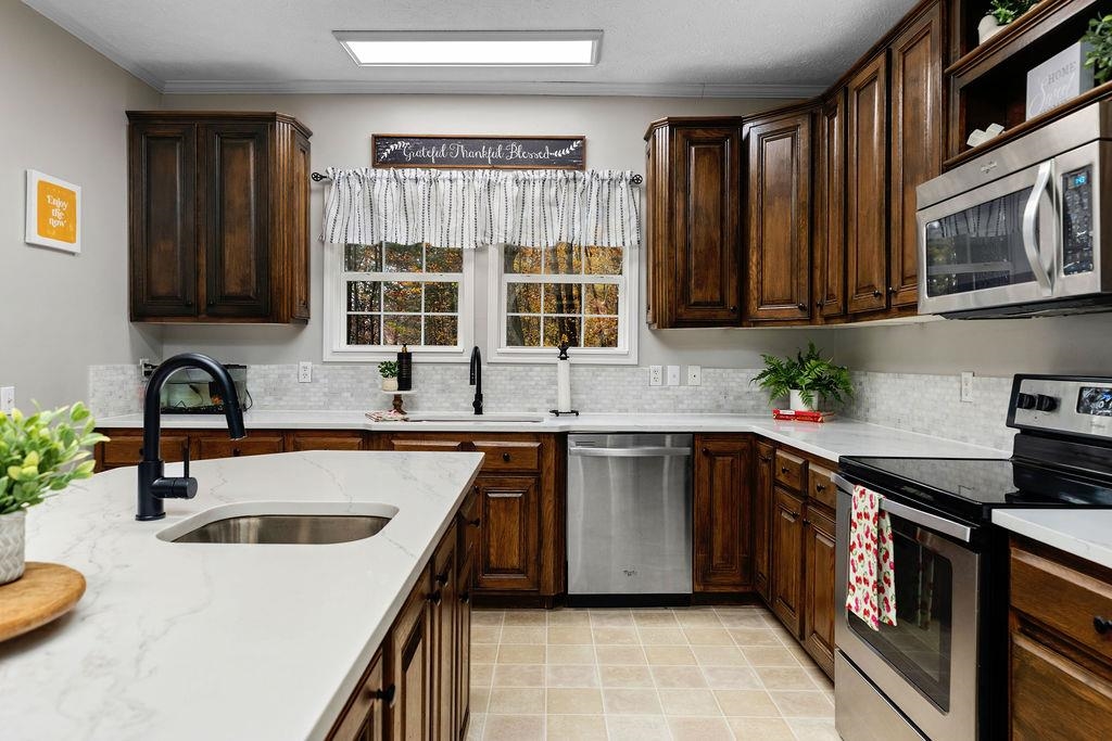 333 BRIDGEWATER RD, BRIDGEWATER, Virginia 22812, 3 Bedrooms Bedrooms, ,2 BathroomsBathrooms,Residential,333 BRIDGEWATER RD,670801 MLS # 670801 333 BRIDGEWATER RD, BRIDGEWATER, Virginia 22812, 3 Bedrooms Bedrooms, ,2 BathroomsBathrooms,Residential,333 BRIDGEWATER RD,670801 MLS # 670801