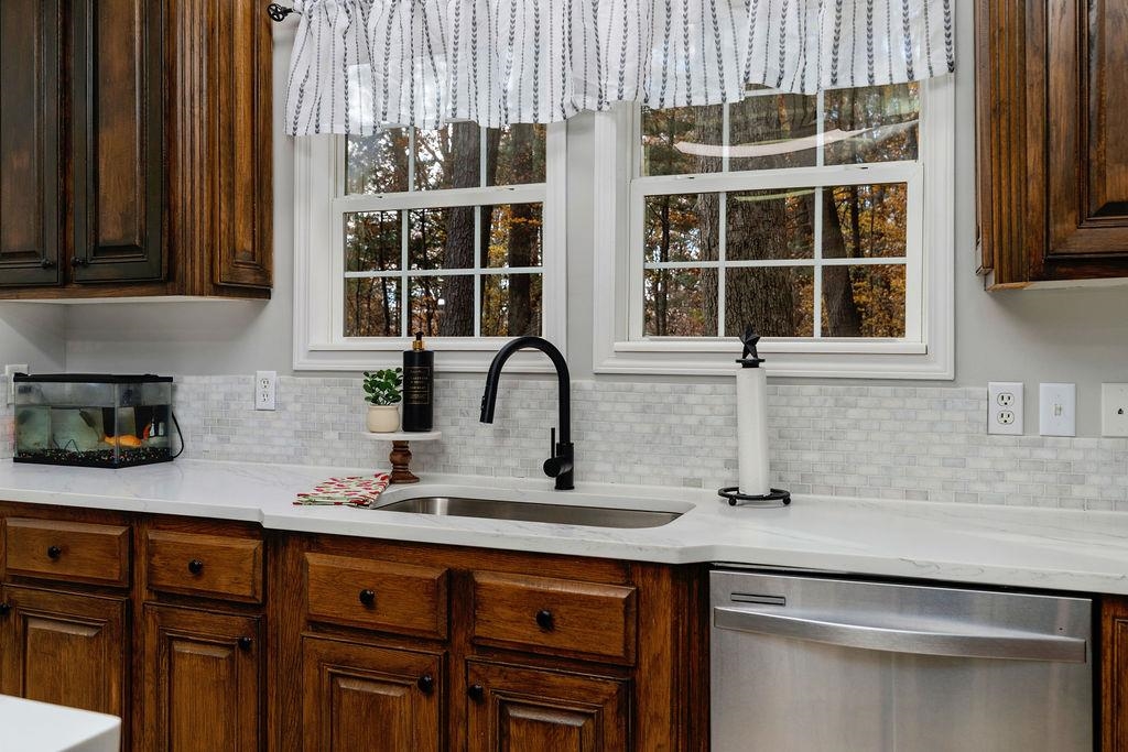 333 BRIDGEWATER RD, BRIDGEWATER, Virginia 22812, 3 Bedrooms Bedrooms, ,2 BathroomsBathrooms,Residential,333 BRIDGEWATER RD,670801 MLS # 670801 333 BRIDGEWATER RD, BRIDGEWATER, Virginia 22812, 3 Bedrooms Bedrooms, ,2 BathroomsBathrooms,Residential,333 BRIDGEWATER RD,670801 MLS # 670801