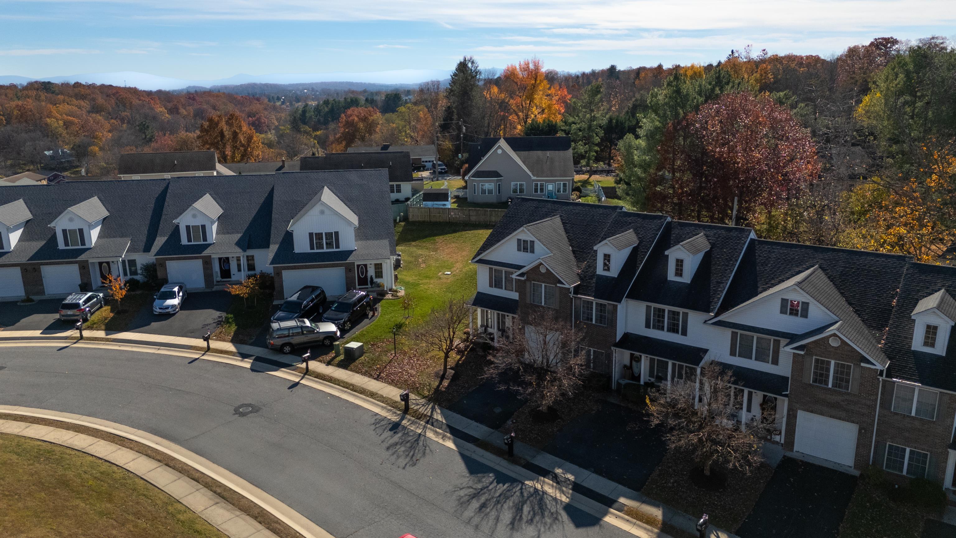 110 COLLINSWOOD DR, STAUNTON, Virginia 24401, 4 Bedrooms Bedrooms, ,2 BathroomsBathrooms,Residential,110 COLLINSWOOD DR,670802 MLS # 670802