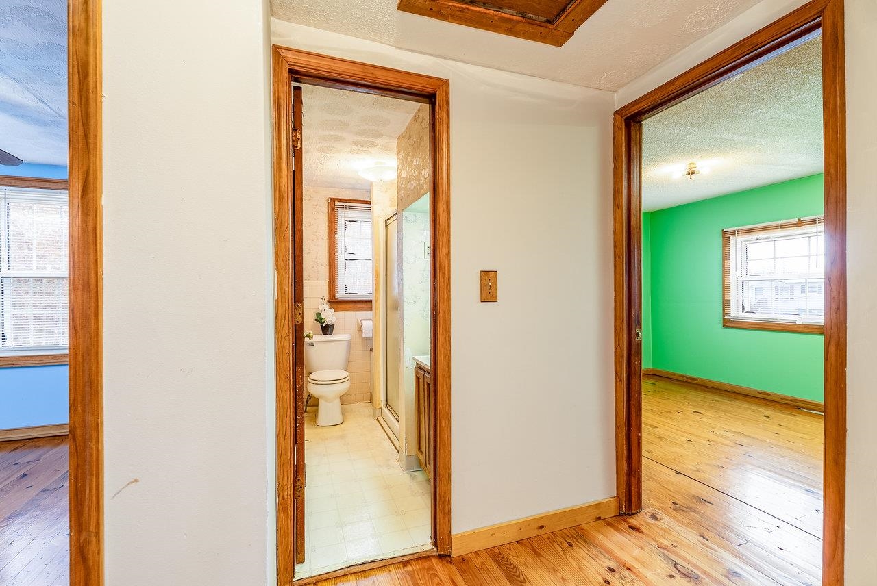 482 SANGERS LN, STAUNTON, Virginia 24401, 3 Bedrooms Bedrooms, ,1 BathroomBathrooms,Residential,482 SANGERS LN,670806 MLS # 670806